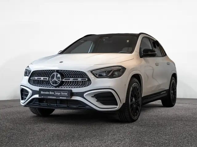 Mercedes-Benz Gla view 2