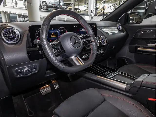 Mercedes-Benz Gla view 13