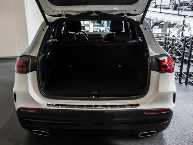 Mercedes-Benz Gla view 6