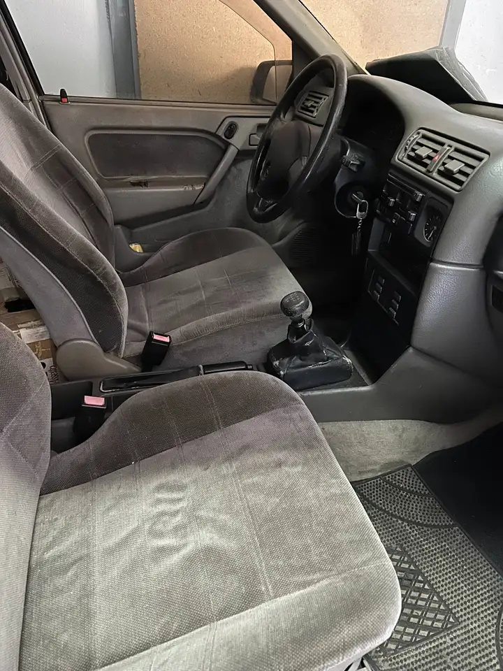 Opel Vectra 5p 1.4 GL, foto 2