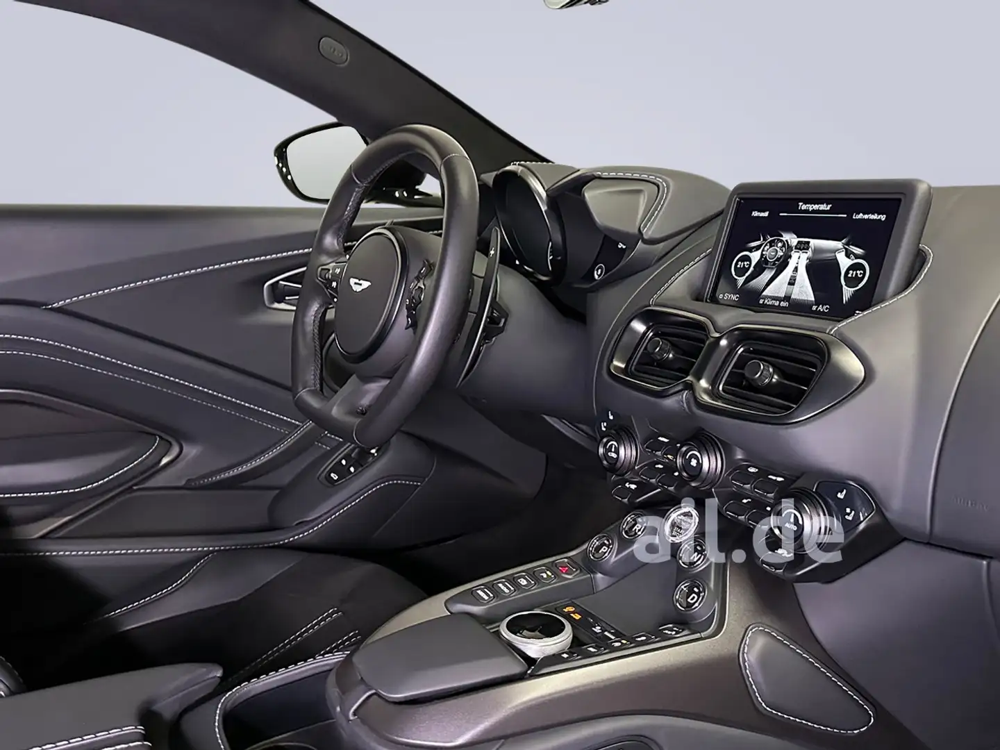 Aston Martin V8 Vantage Carbon Paket Coupe LED BLACK PACK  P Šedá - 2