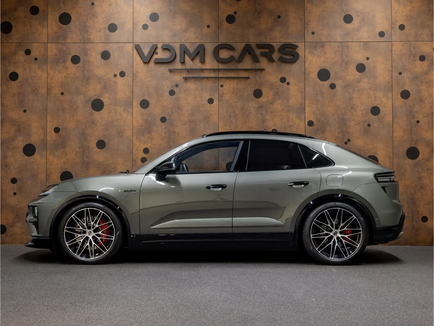 Porsche Macan Turbo 100 kWh I Achterasbesturing I Panorama I Inn Verde - 2