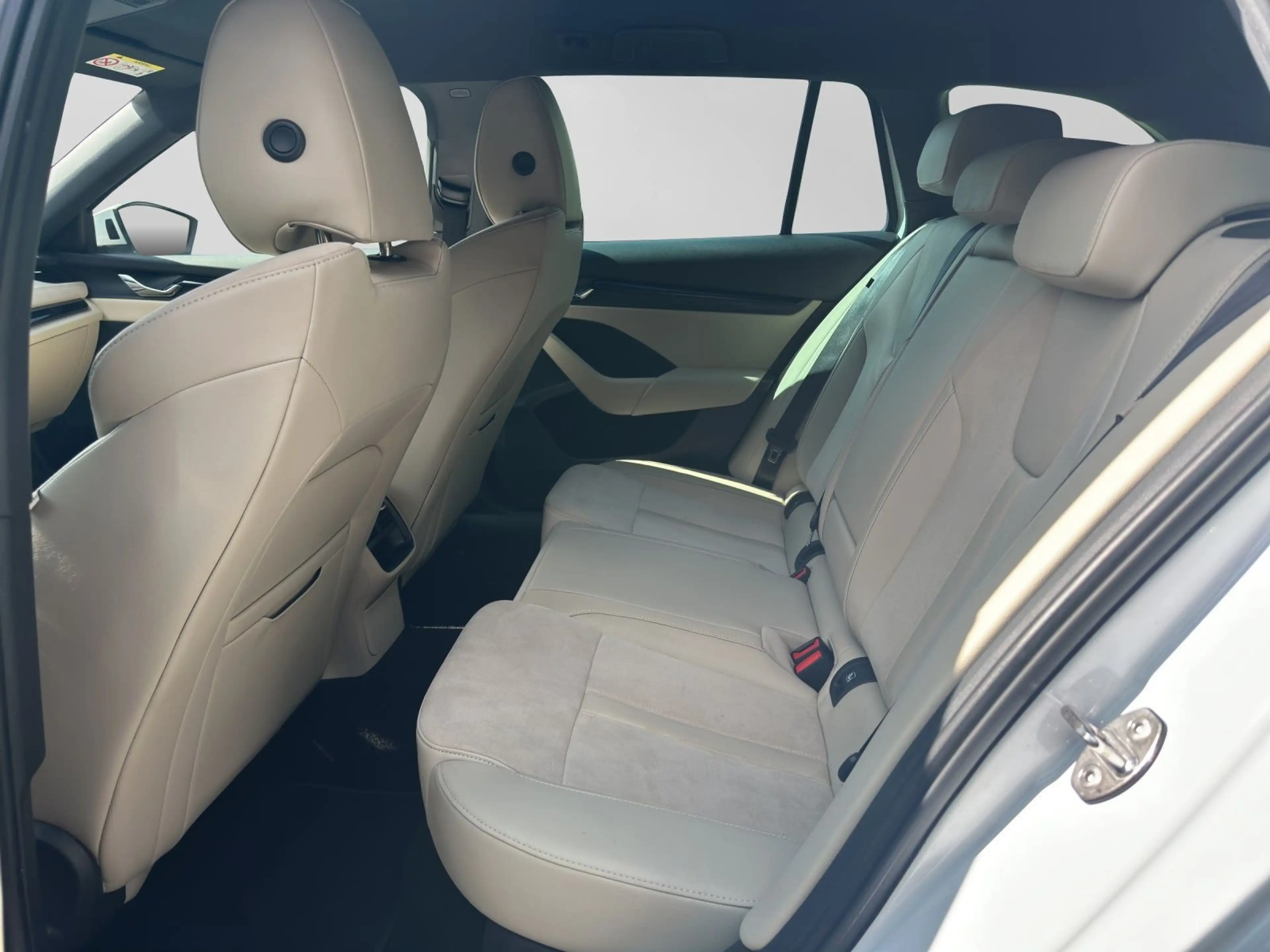Skoda Octavia Combi 1.0 TSI DSG STYLE LEDER MATRIX HuD — photo 6