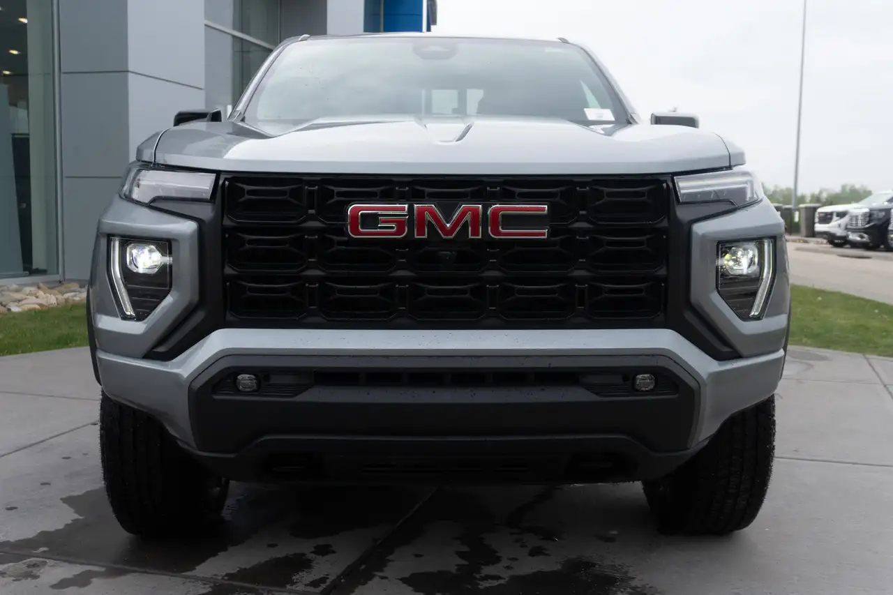 GMC Canyon снимка GMC Canyon