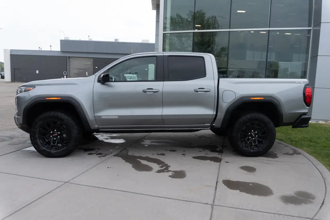 GMC Canyon снимка GMC Canyon