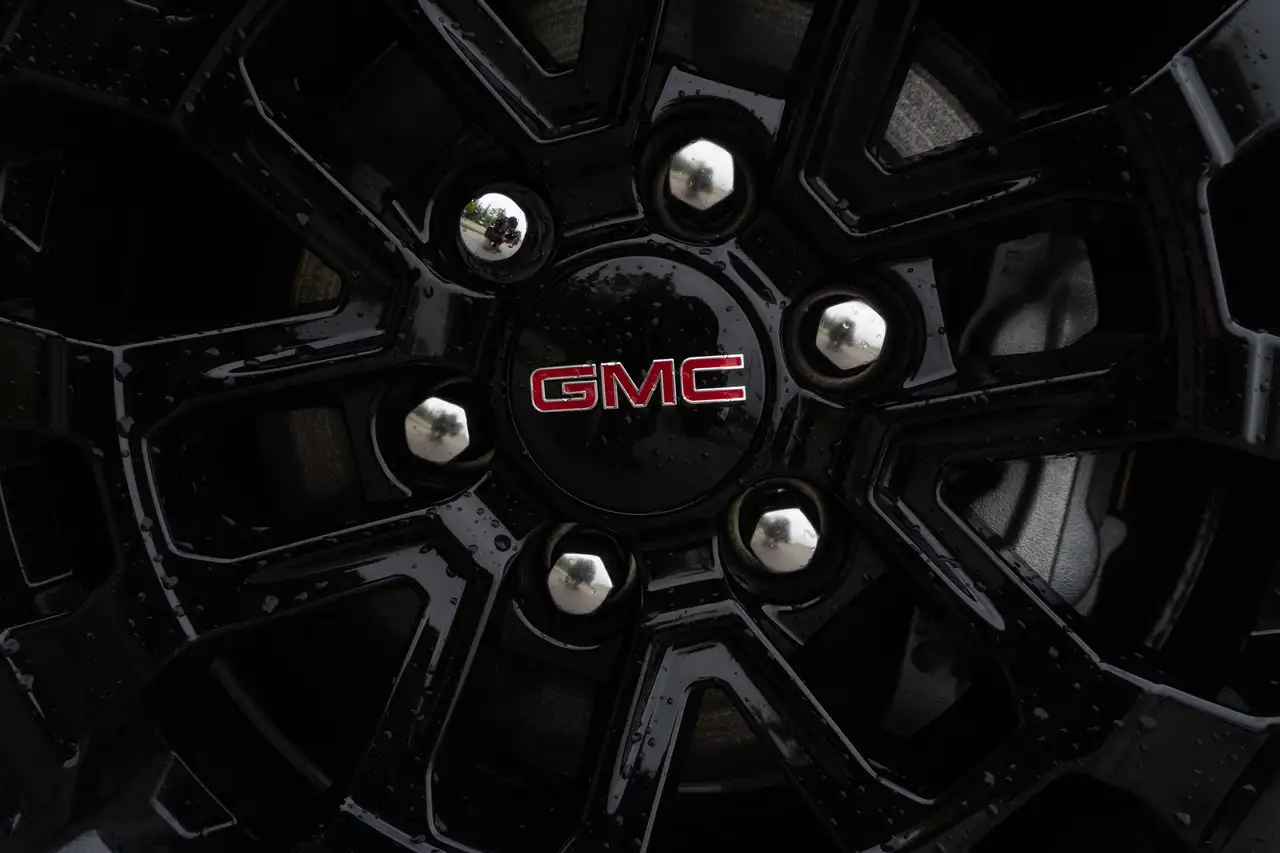 GMC Canyon снимка GMC Canyon