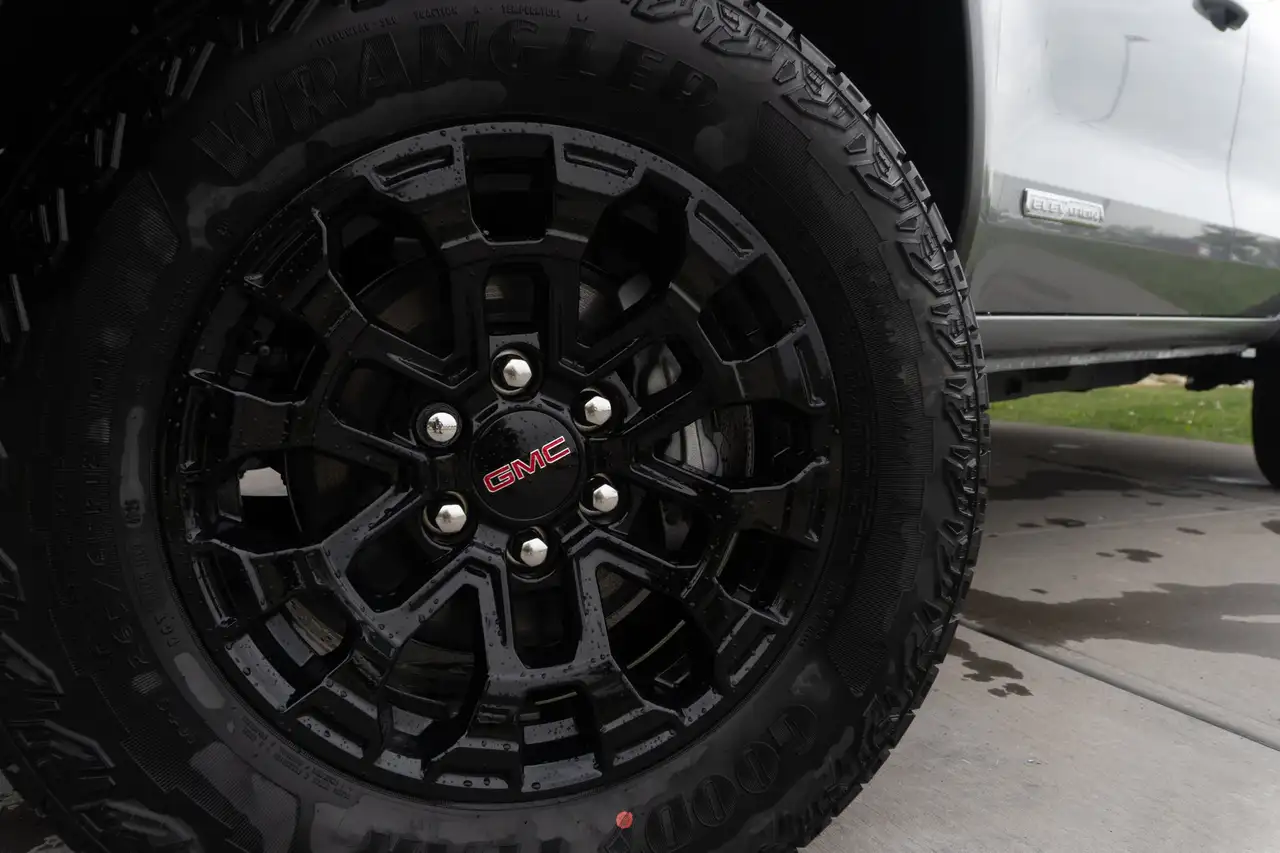GMC Canyon снимка GMC Canyon