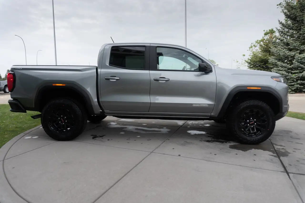 GMC Canyon снимка GMC Canyon