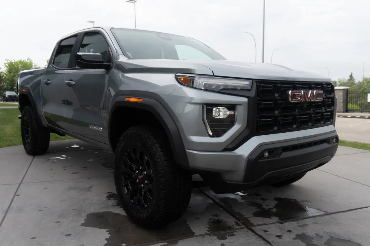 GMC Canyon снимка GMC Canyon