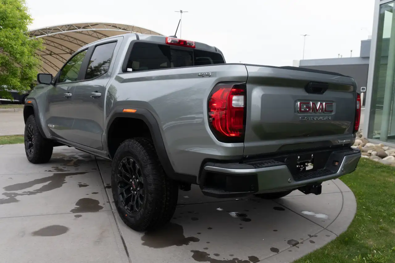 GMC Canyon снимка GMC Canyon