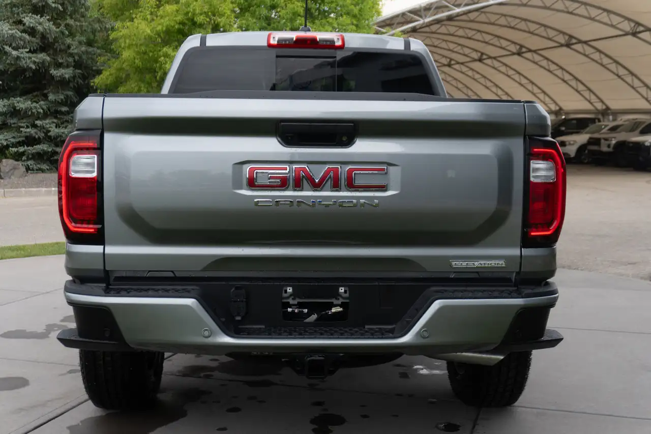 GMC Canyon снимка GMC Canyon