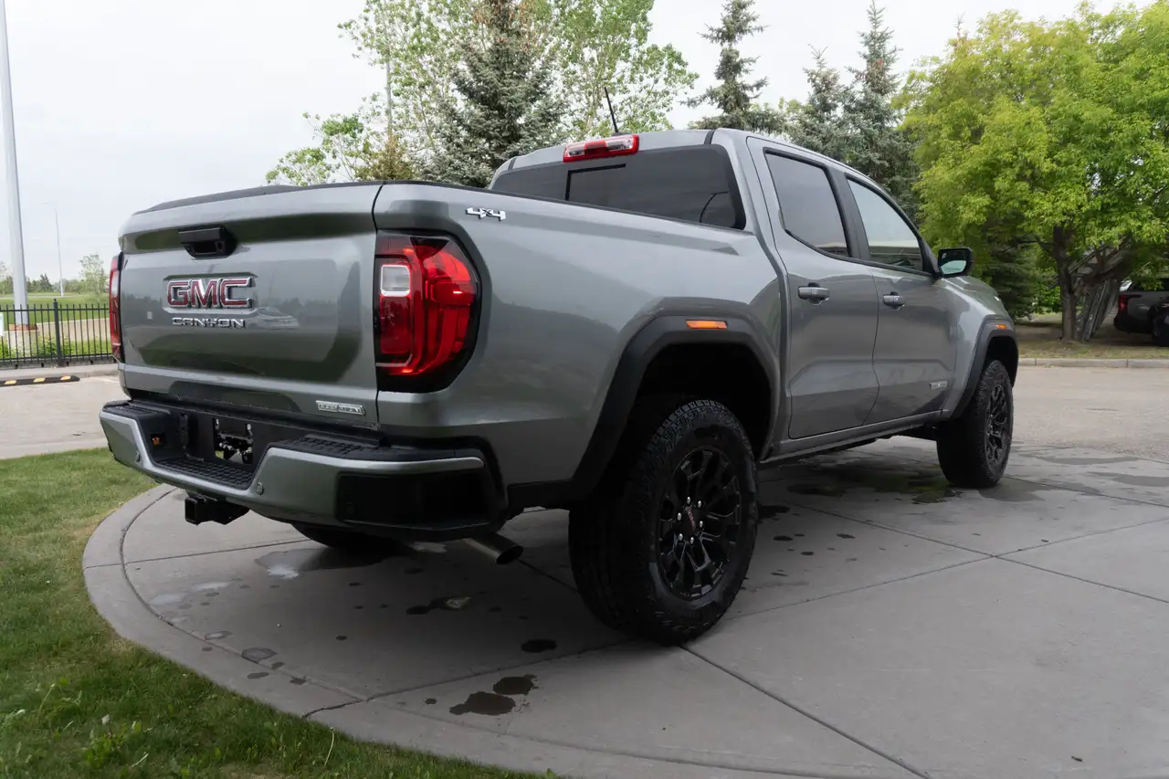 GMC Canyon снимка GMC Canyon