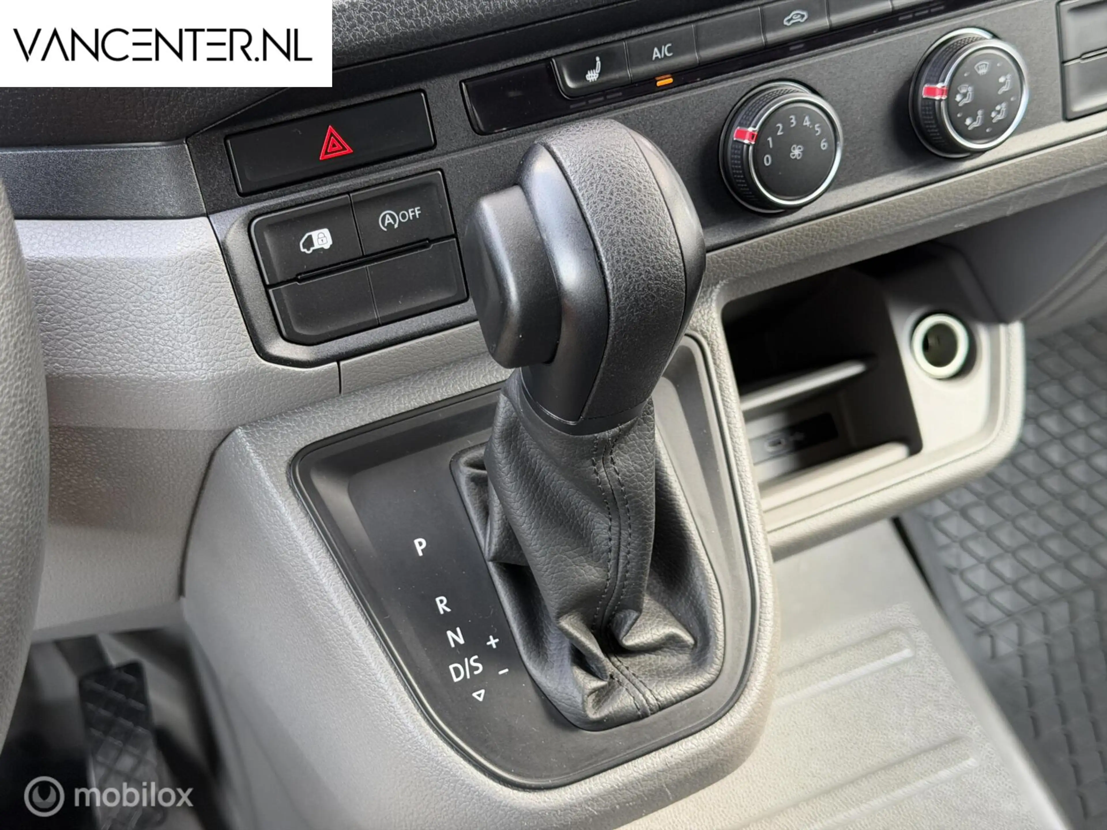 Volkswagen Crafter Bestel 35 2.0 TDI L3H3 Highline — photo 11