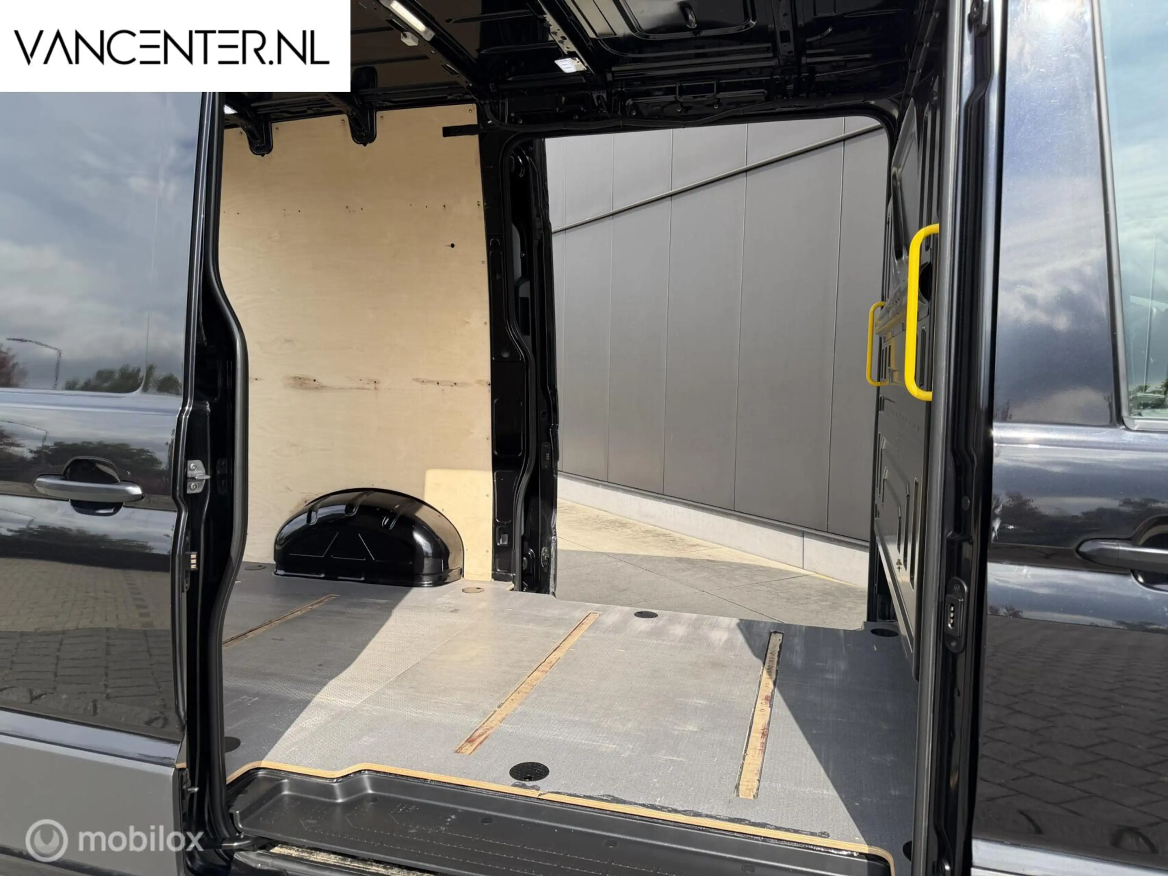 Volkswagen Crafter Bestel 35 2.0 TDI L3H3 Highline — photo 20