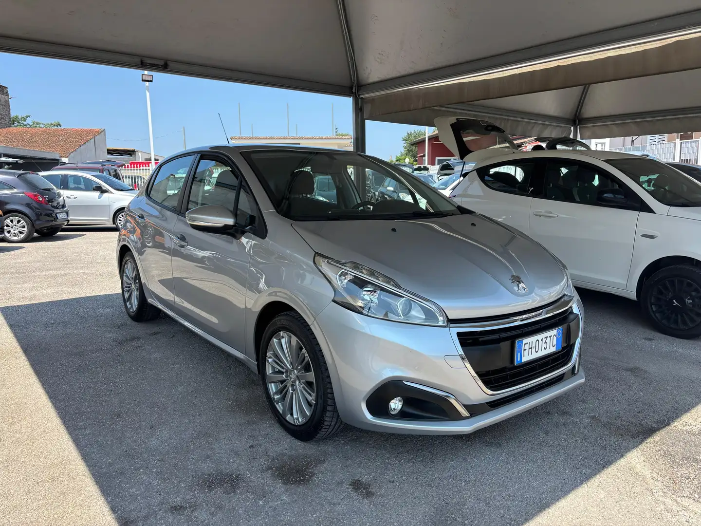 Peugeot 208 208 5p 1.2 puretech Allure 82cv Argento - 1