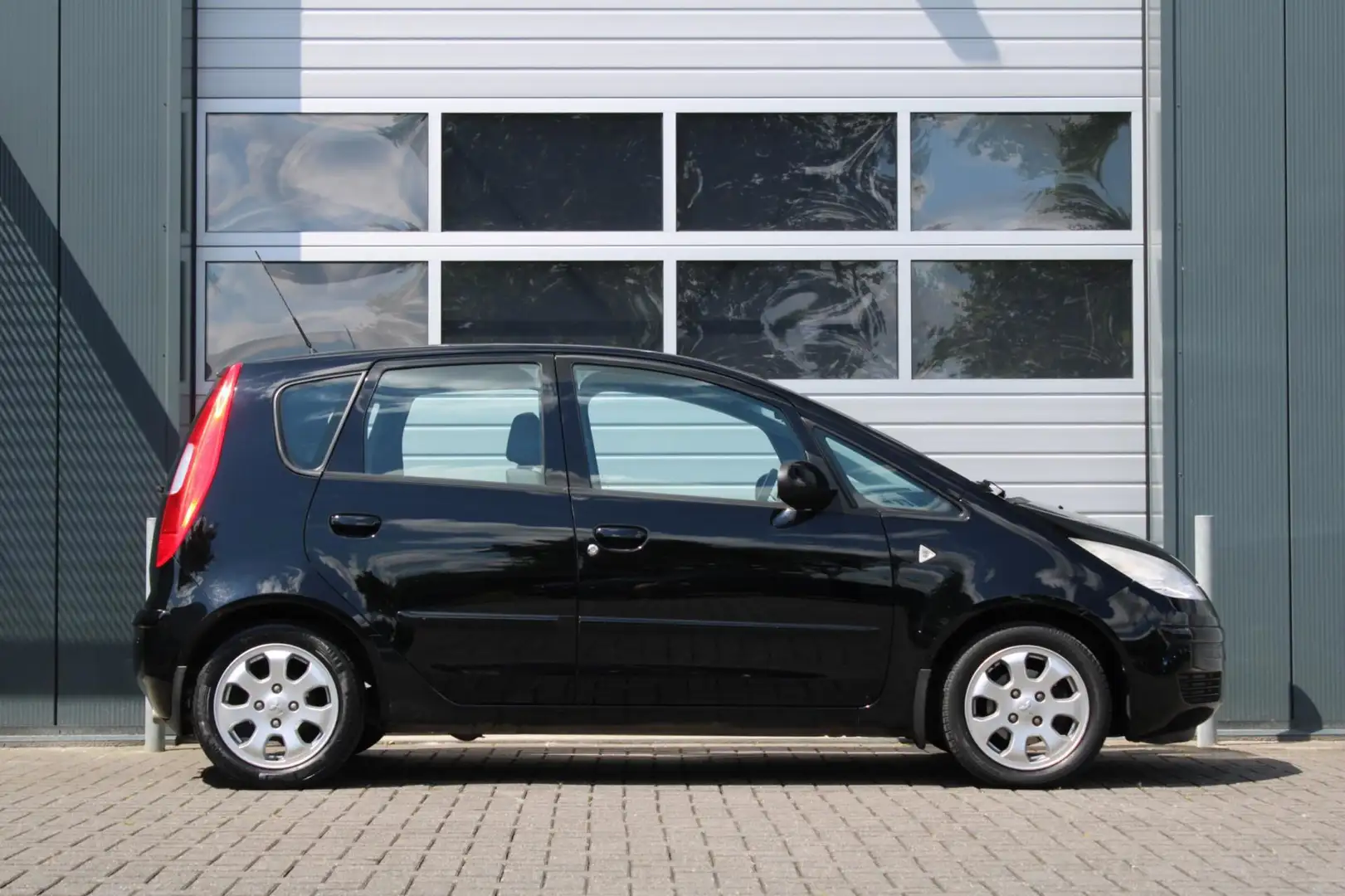 Mitsubishi Colt 1.3 Invite Automaat Airco/Stuurbekrachtiging/Elek. Noir - 2