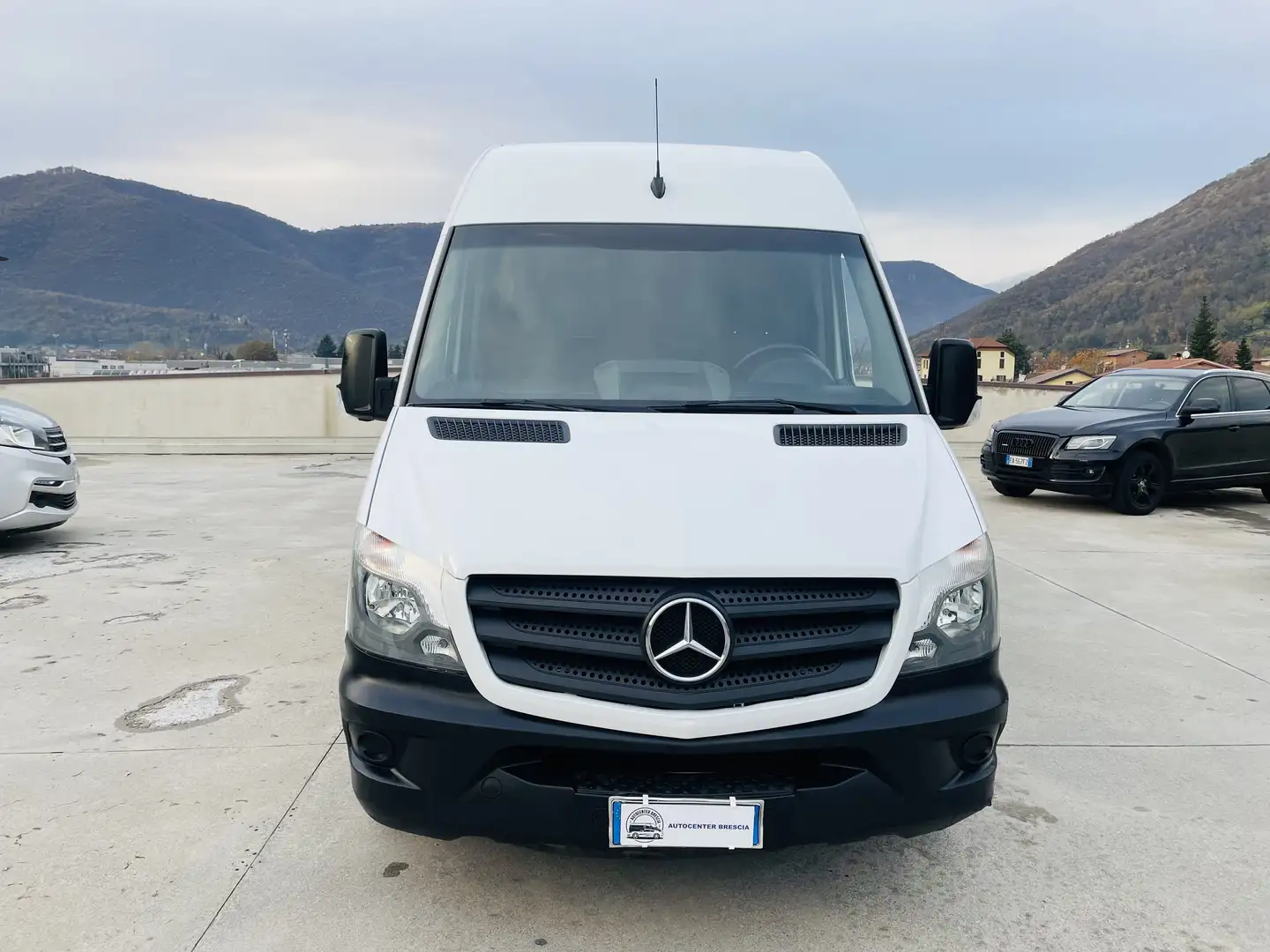 Mercedes-Benz Sprinter F37/33 EXECUTIVE EURO 6B L2H2 UNIPROPRIETARIO Bianco - 2