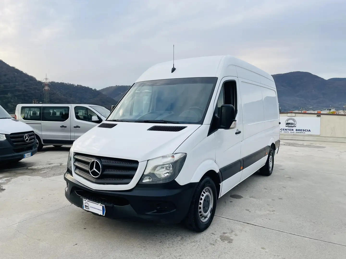 Mercedes-Benz Sprinter F37/33 EXECUTIVE EURO 6B L2H2 UNIPROPRIETARIO Bianco - 1