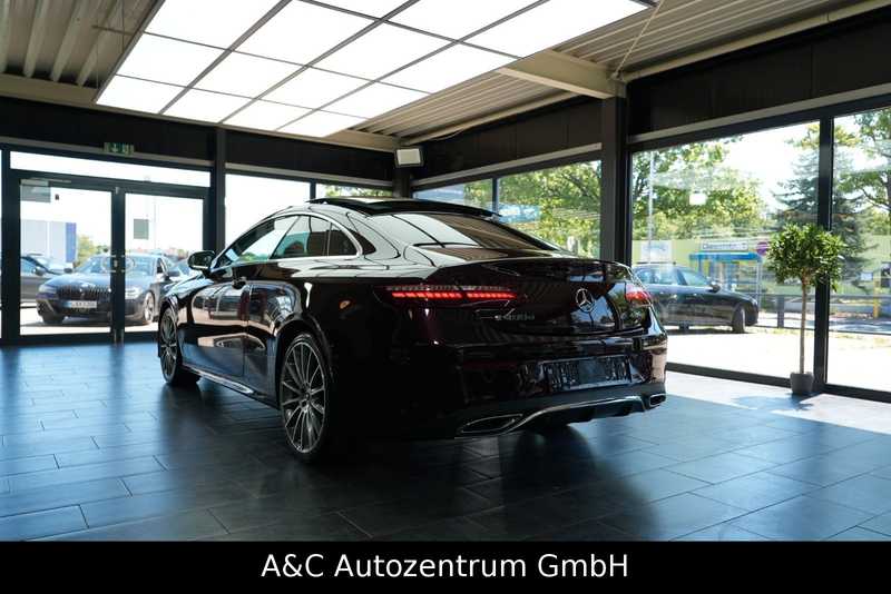 Mercedes-Benz E 400 d Coupé AMG Line 4Matic Faeclift — photo 4