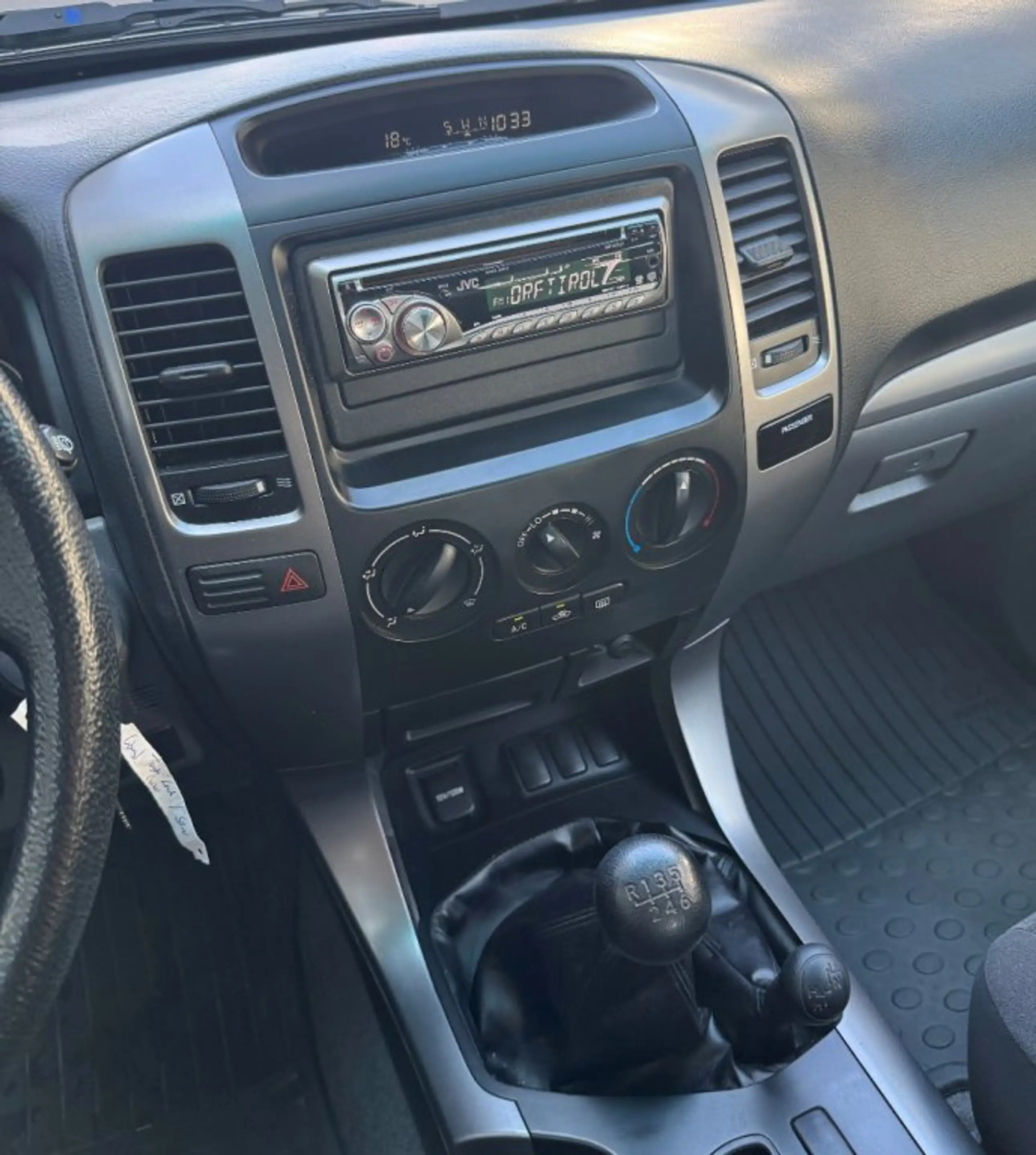 Toyota Land Cruiser 3,0 Country D-4D — photo 8