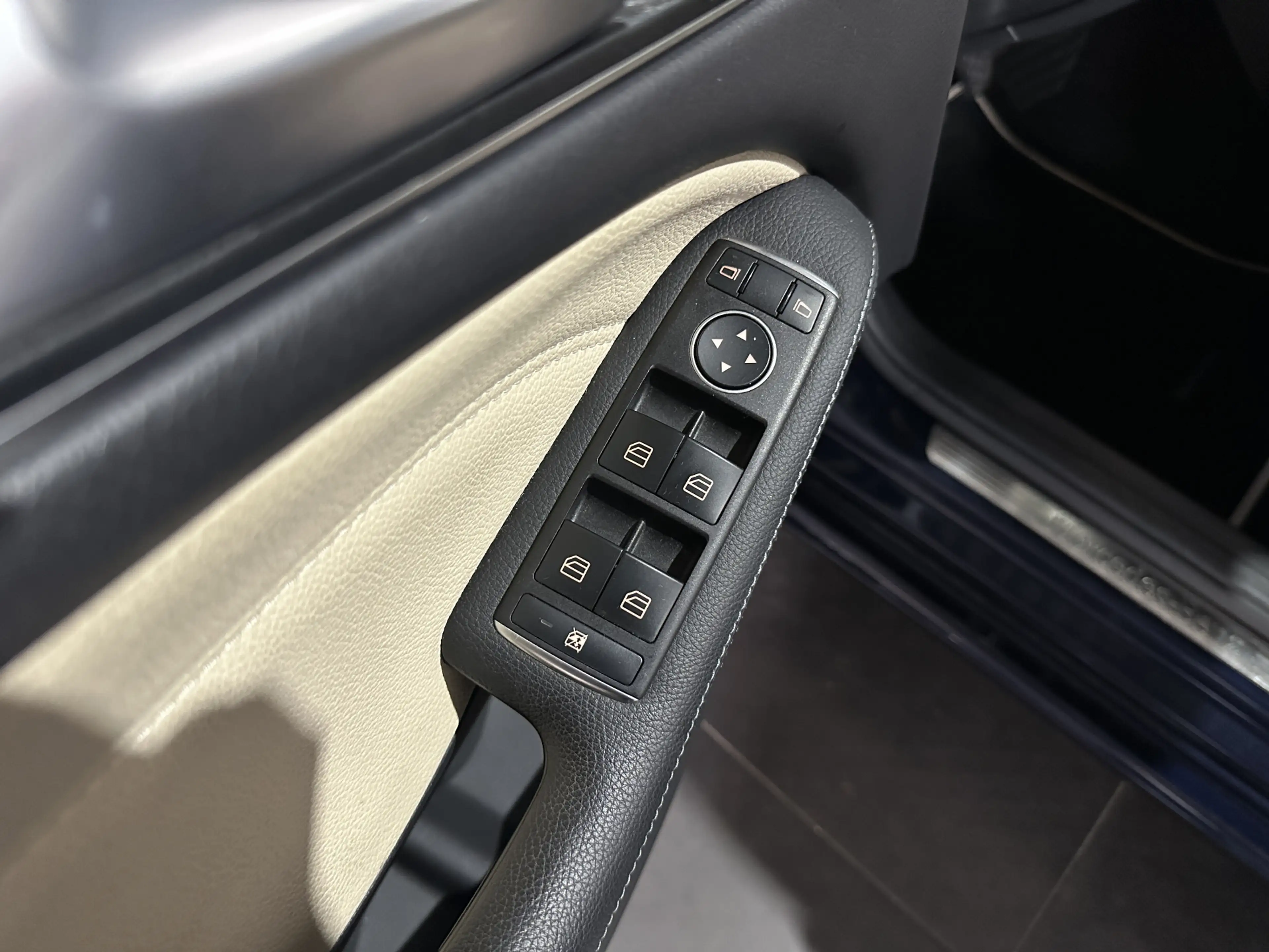 Mercedes-Benz B 160 Ambition - Leder / Navi / Bluetooth — photo 28