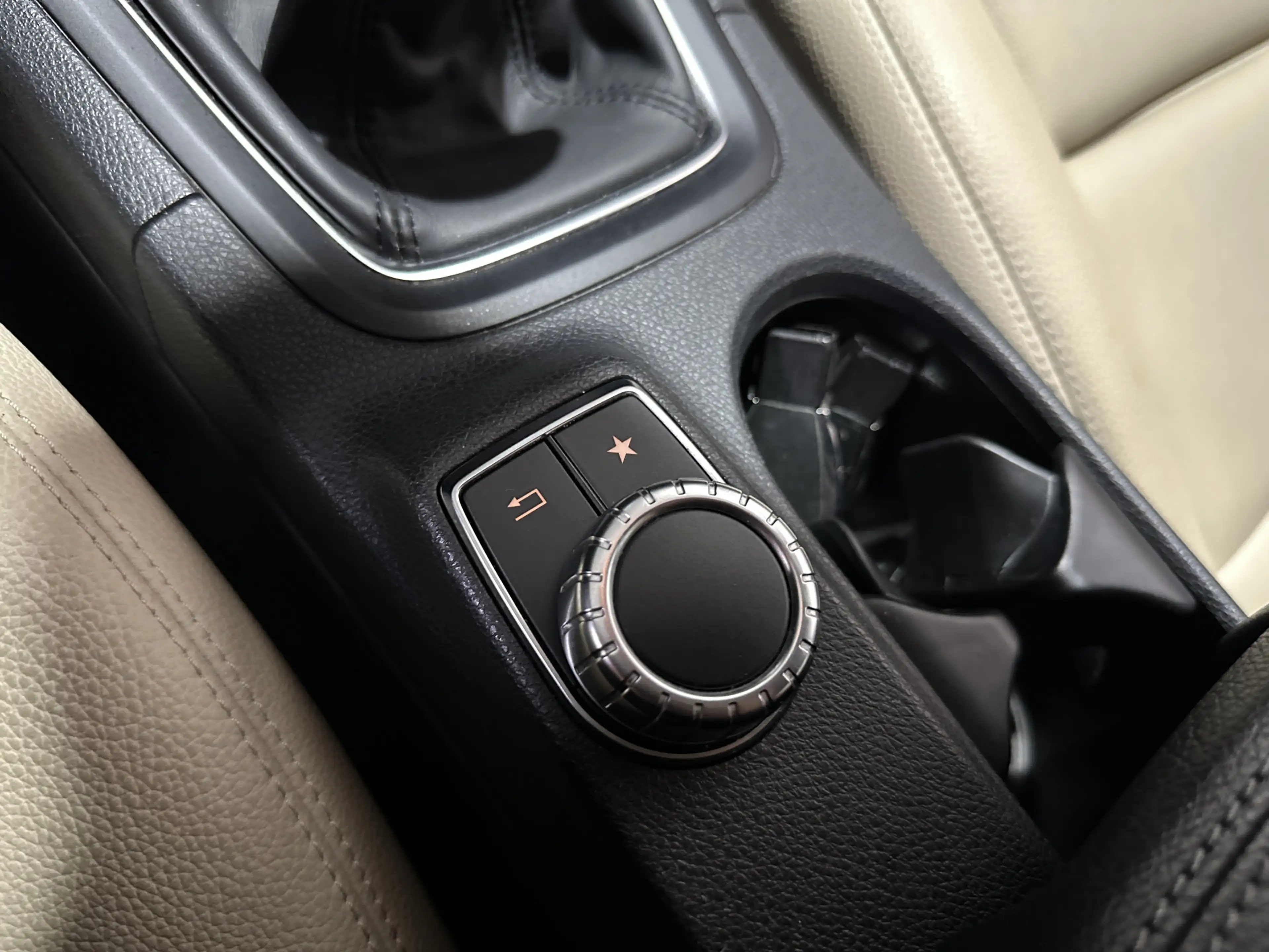 Mercedes-Benz B 160 Ambition - Leder / Navi / Bluetooth — photo 21