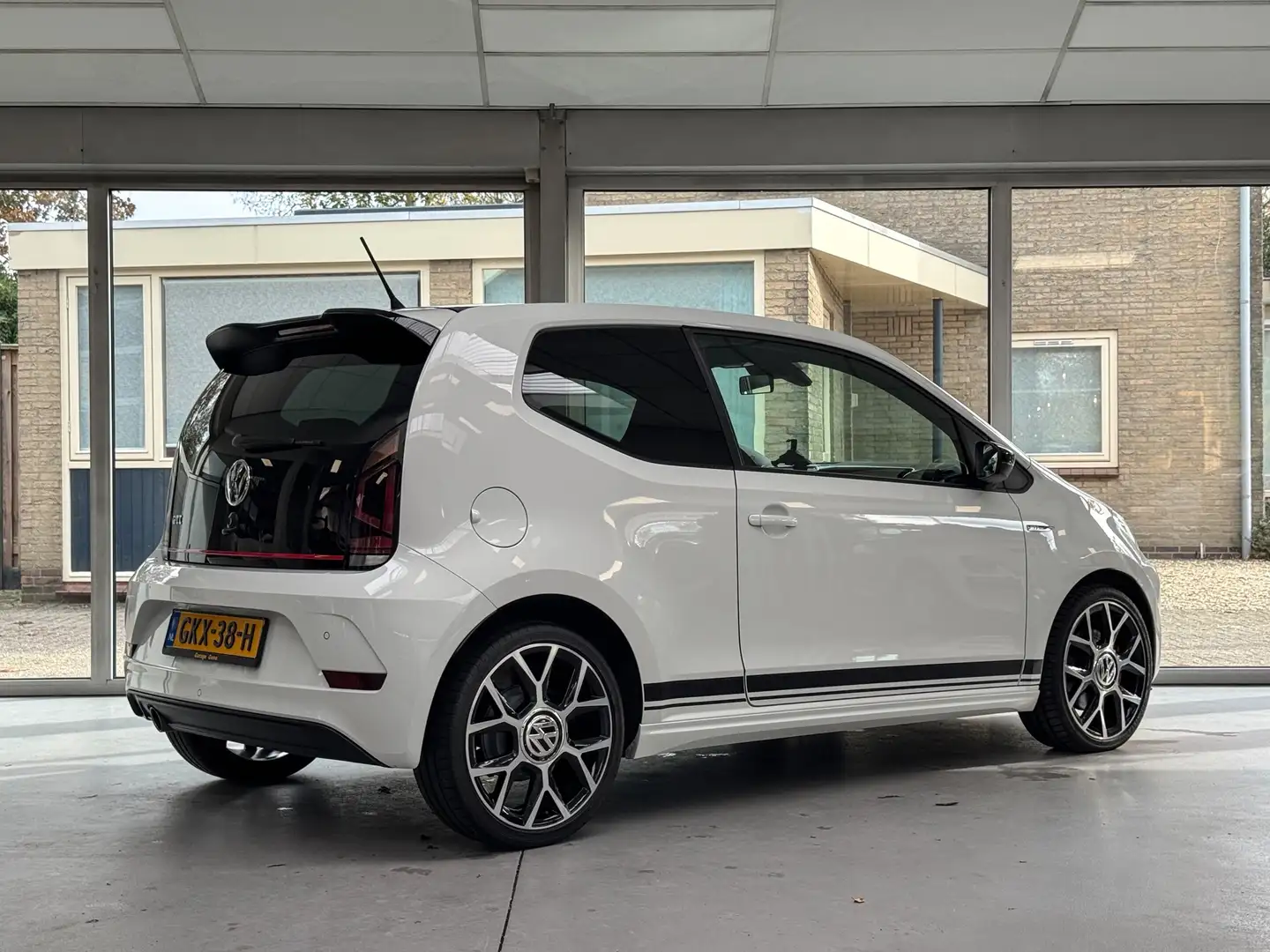 Volkswagen up! 1.0 TSI GTI |Stoelverwarming|Parkeersenoren achter Wit - 2