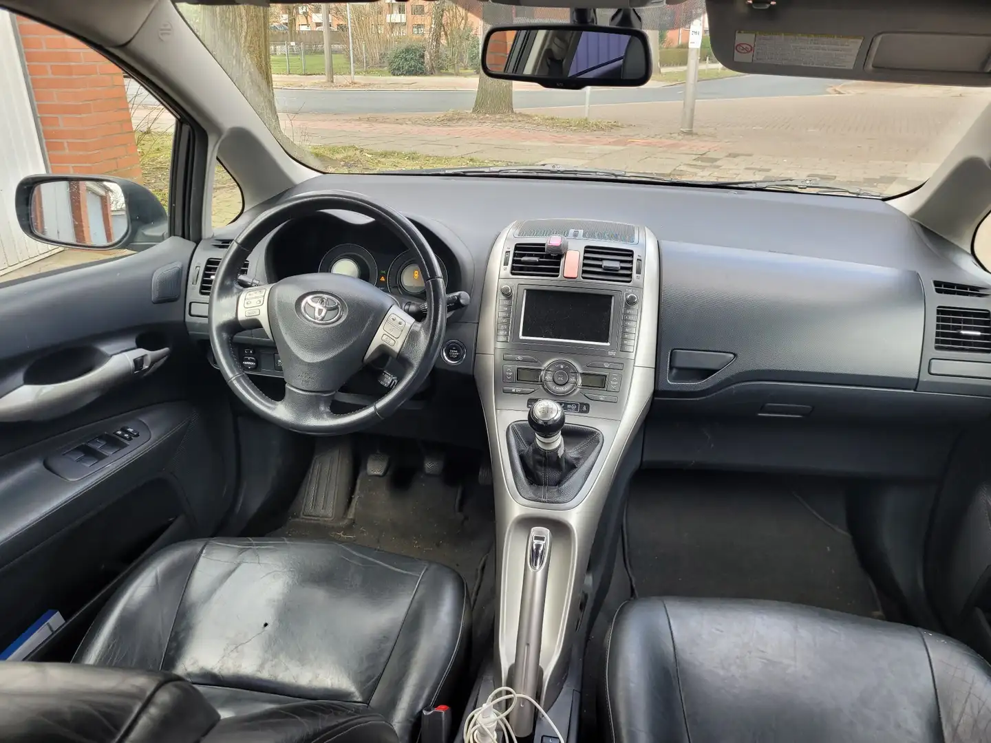 Toyota Auris D-CAT Grau - 2