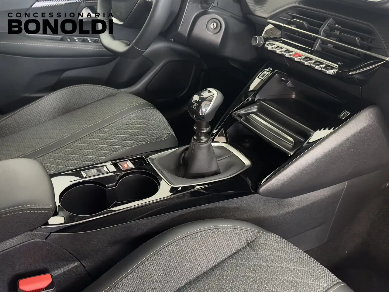 Peugeot 208 Allure PureTech 100 S/S, миниатюра 18
