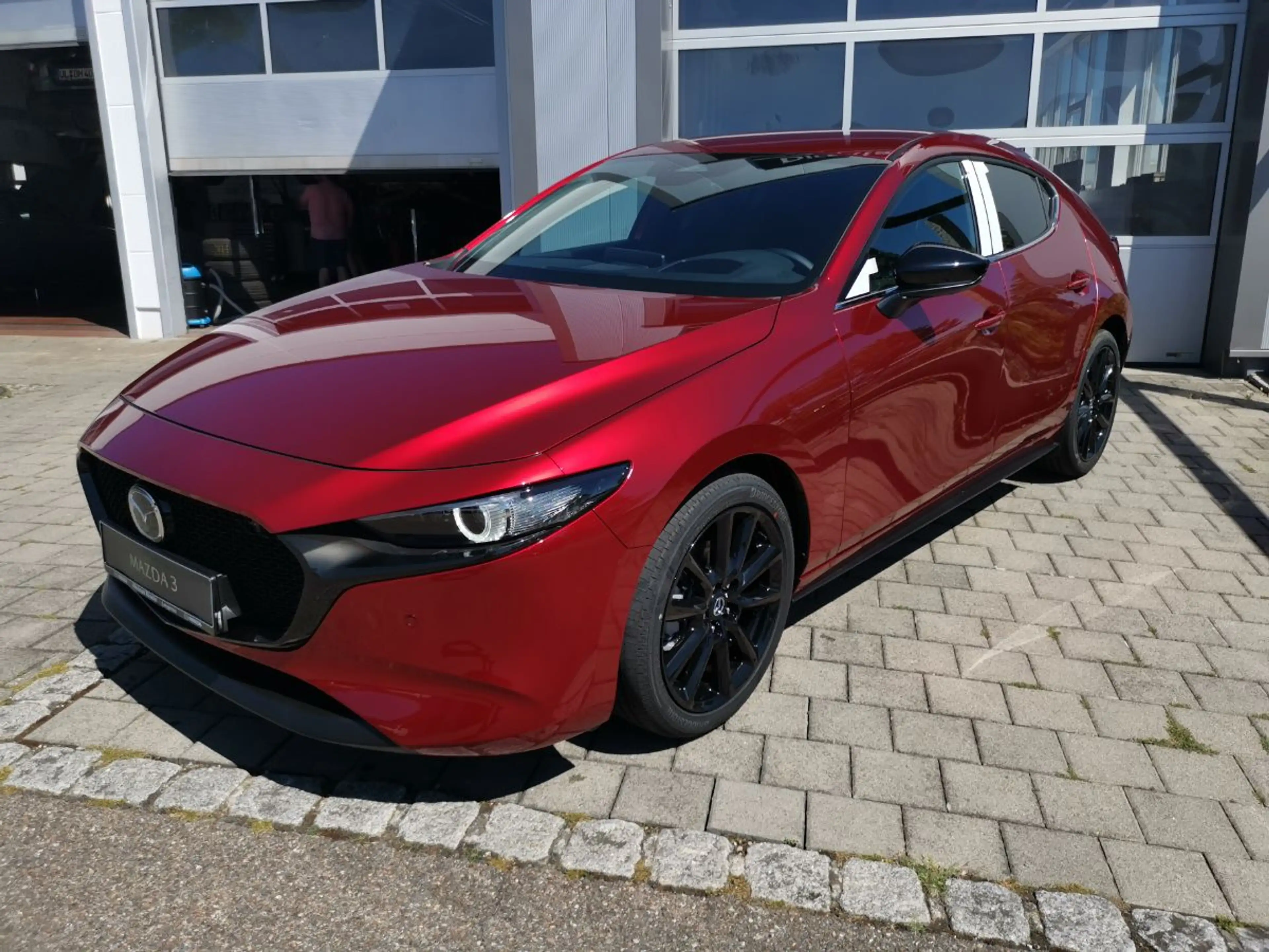 Mazda 3 2.5L e-SKYACTIV G 140ps — photo 2