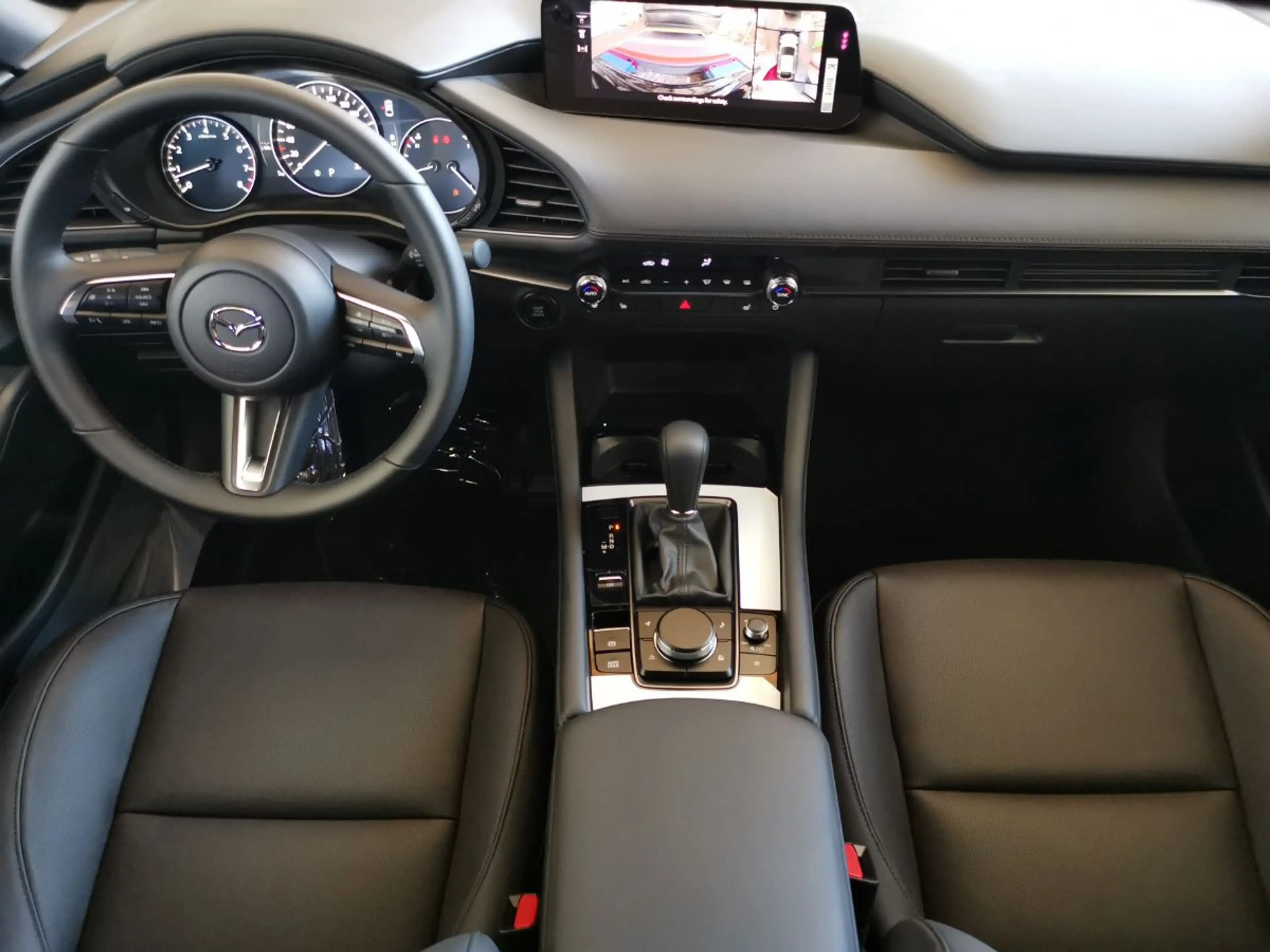 Mazda 3 2.5L e-SKYACTIV G 140ps — photo 7