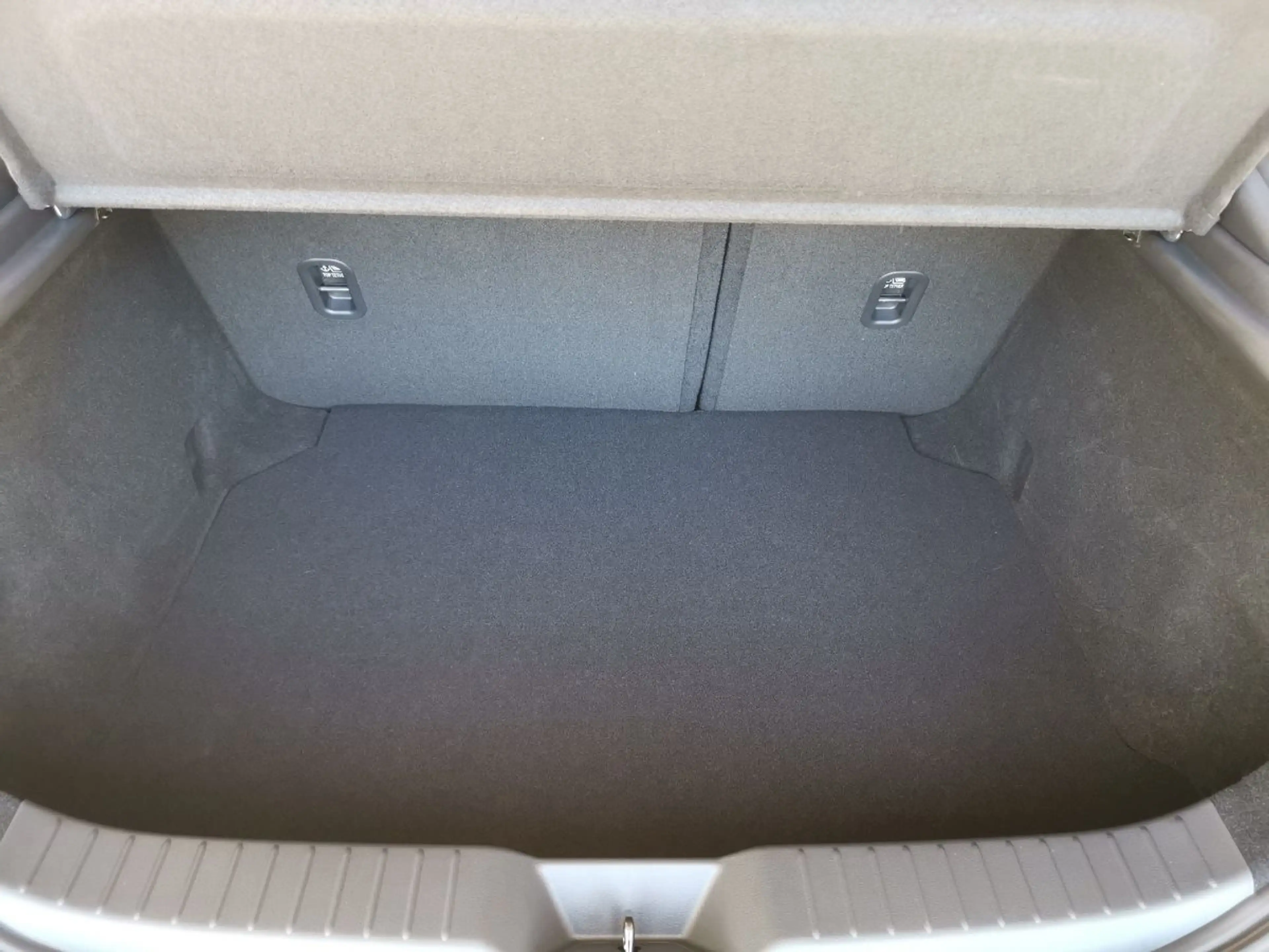Mazda 3 2.5L e-SKYACTIV G 140ps — photo 14