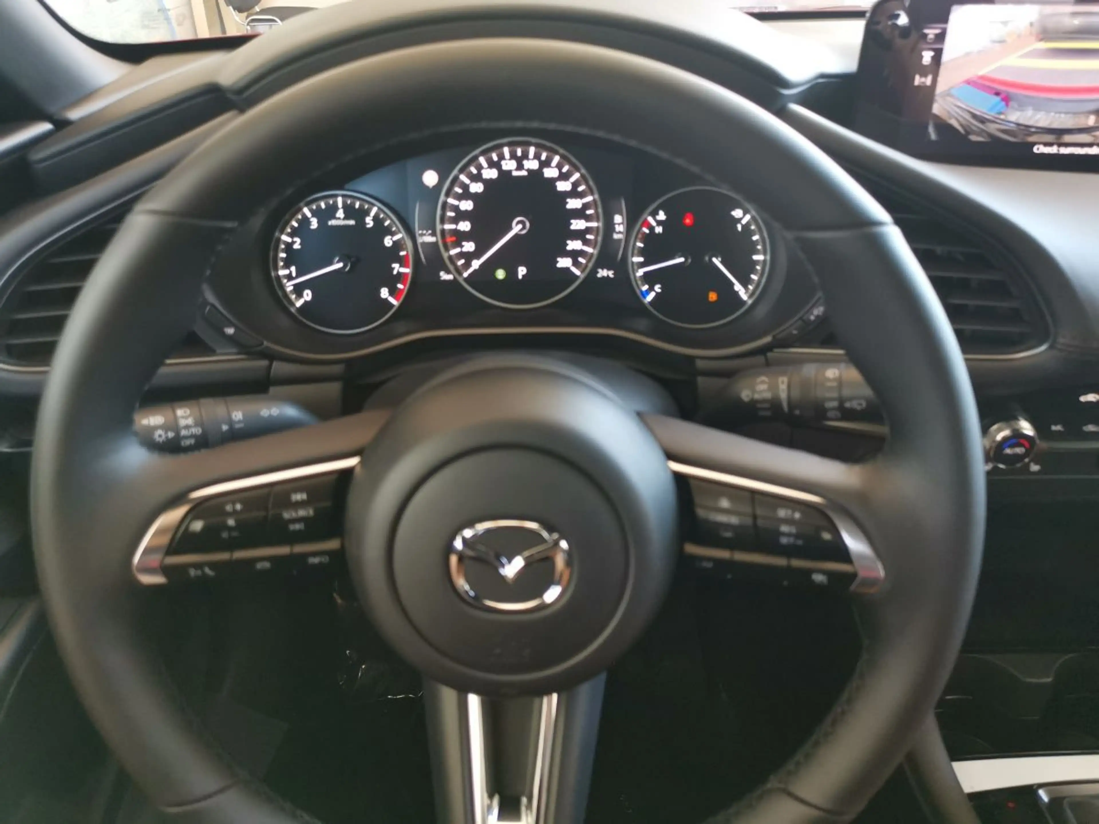 Mazda 3 2.5L e-SKYACTIV G 140ps — photo 6