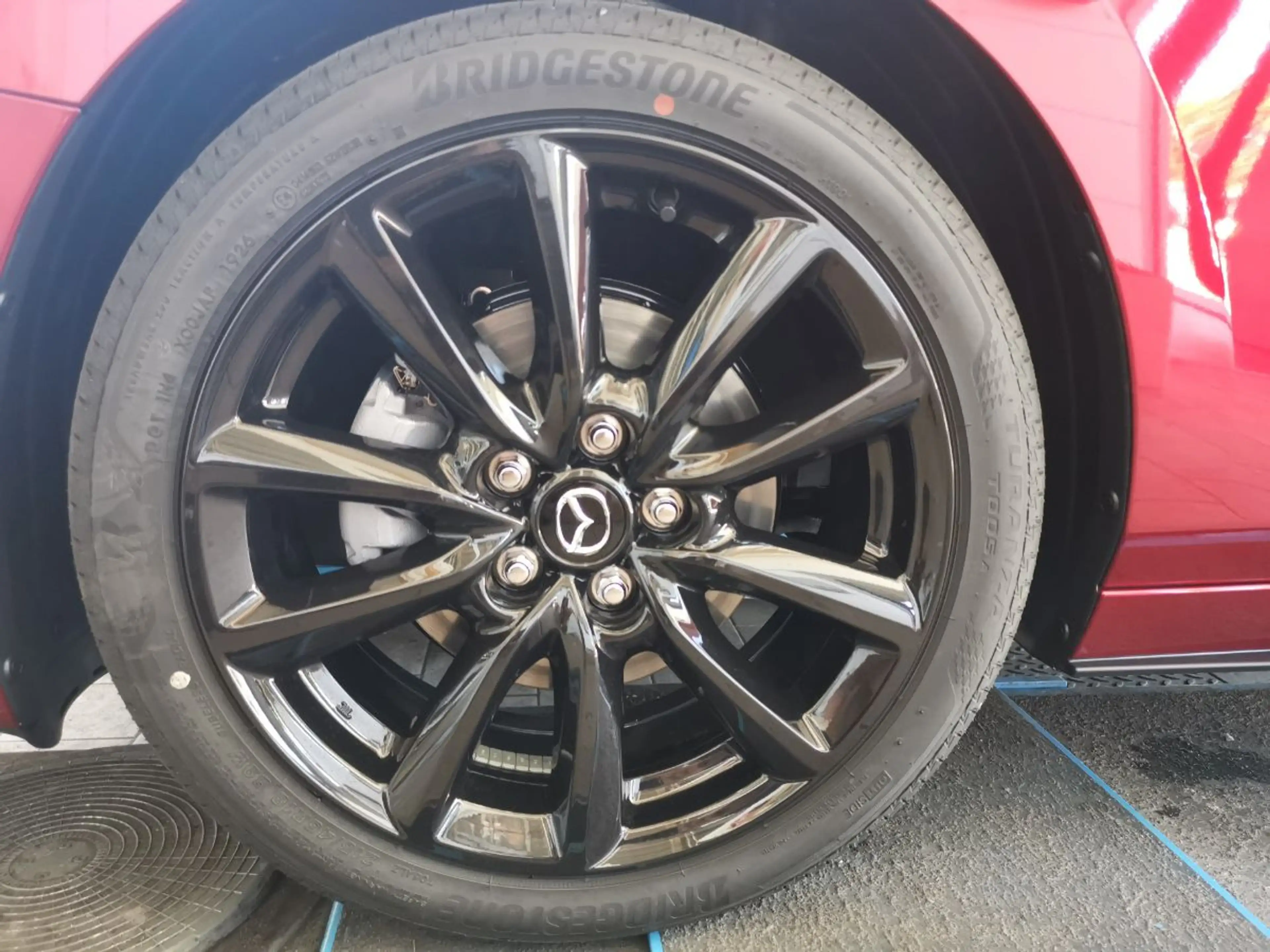 Mazda 3 2.5L e-SKYACTIV G 140ps — photo 15