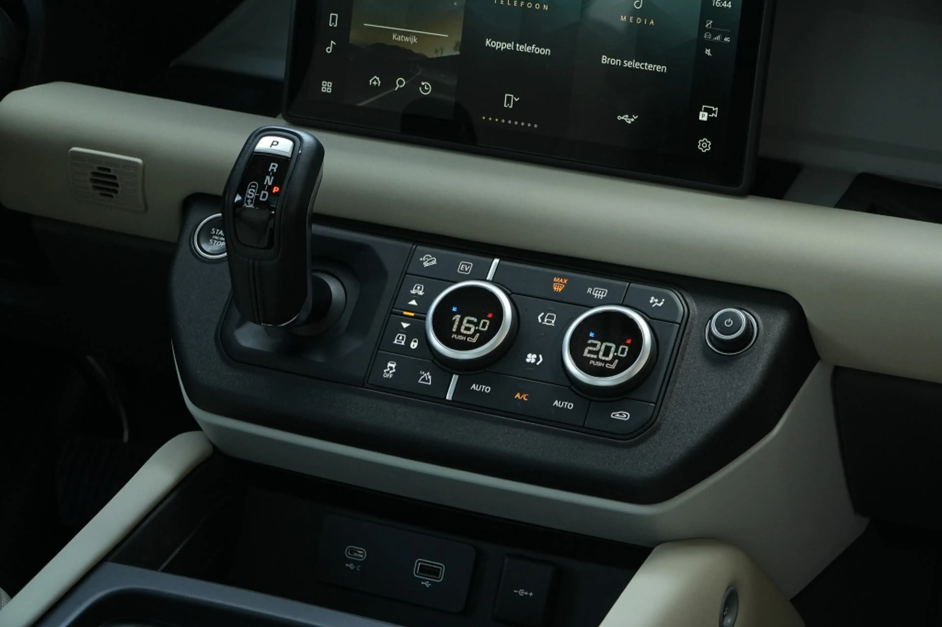 Land Rover Defender 110 2.0 P400e 110 XS Ed — photo 14