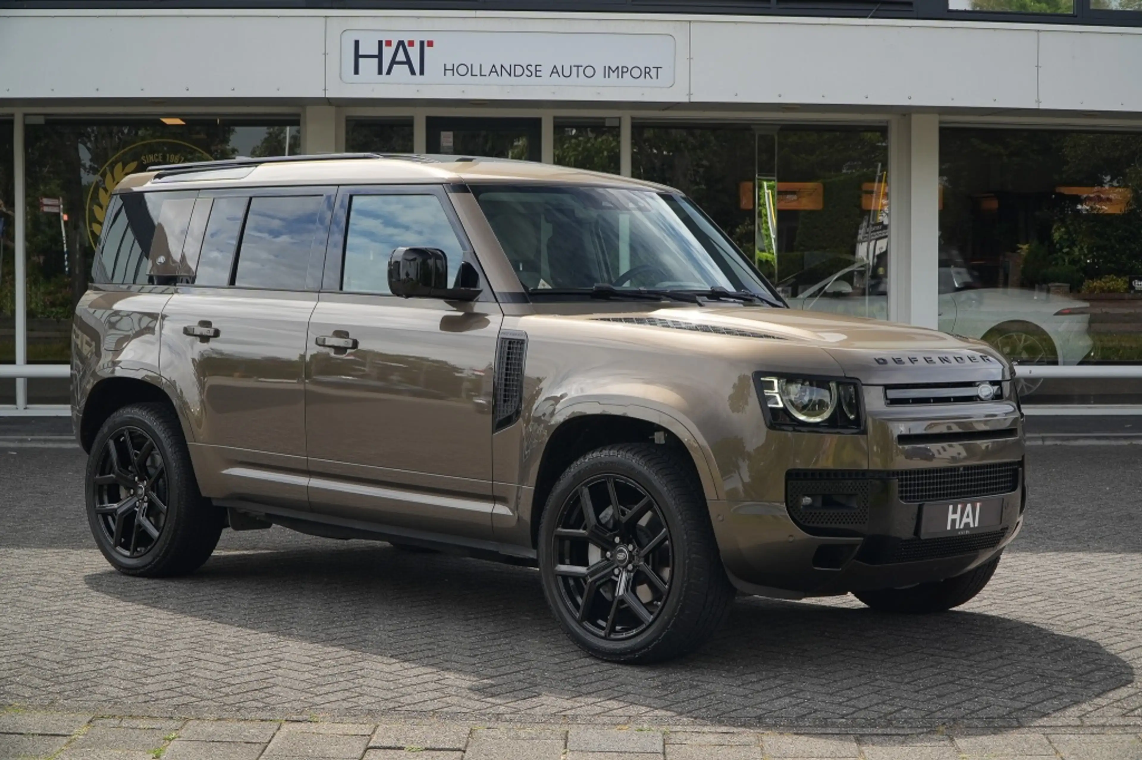 Land Rover Defender 110 2.0 P400e 110 XS Ed — photo 4