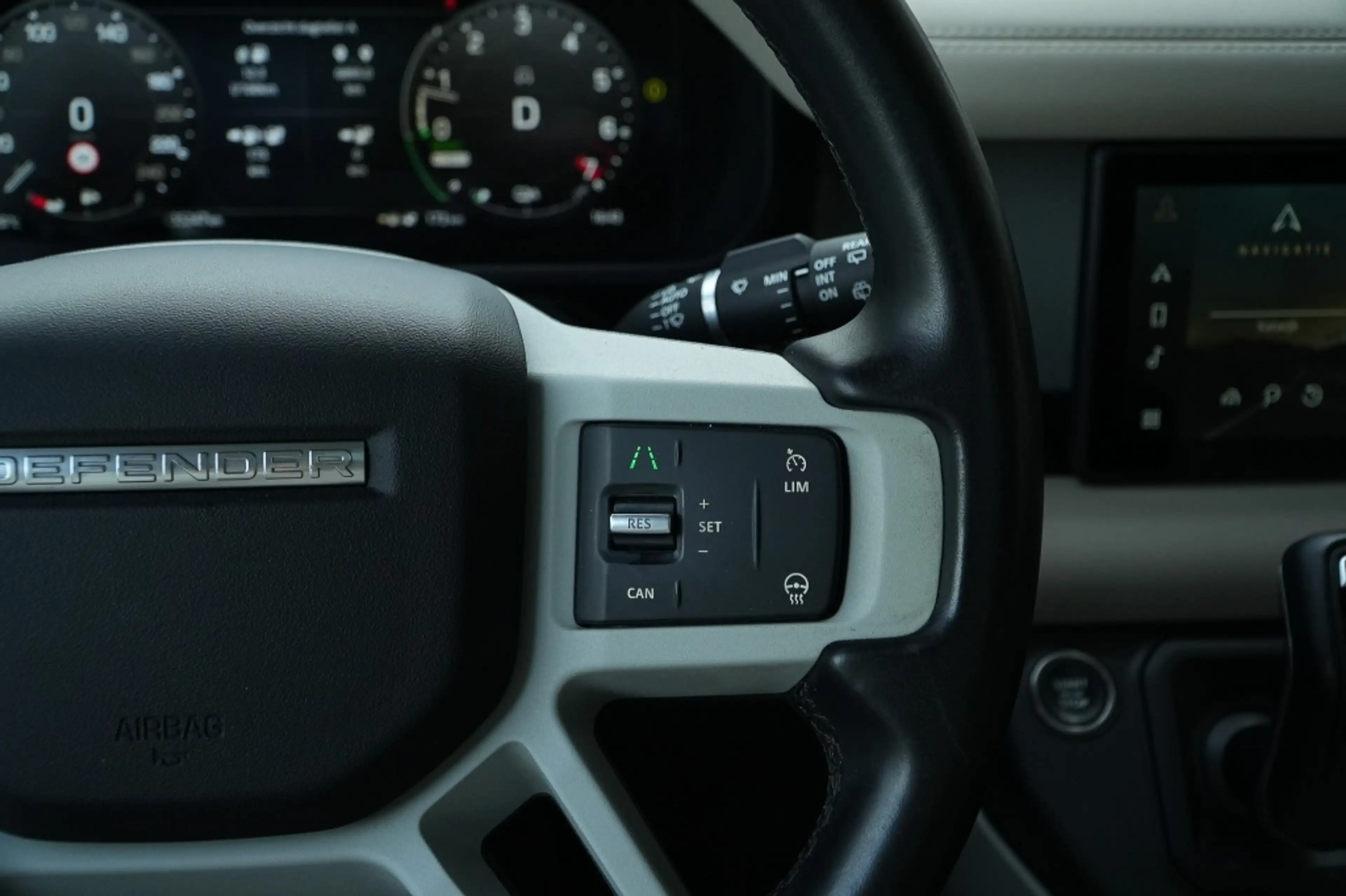 Land Rover Defender 110 2.0 P400e 110 XS Ed — photo 13