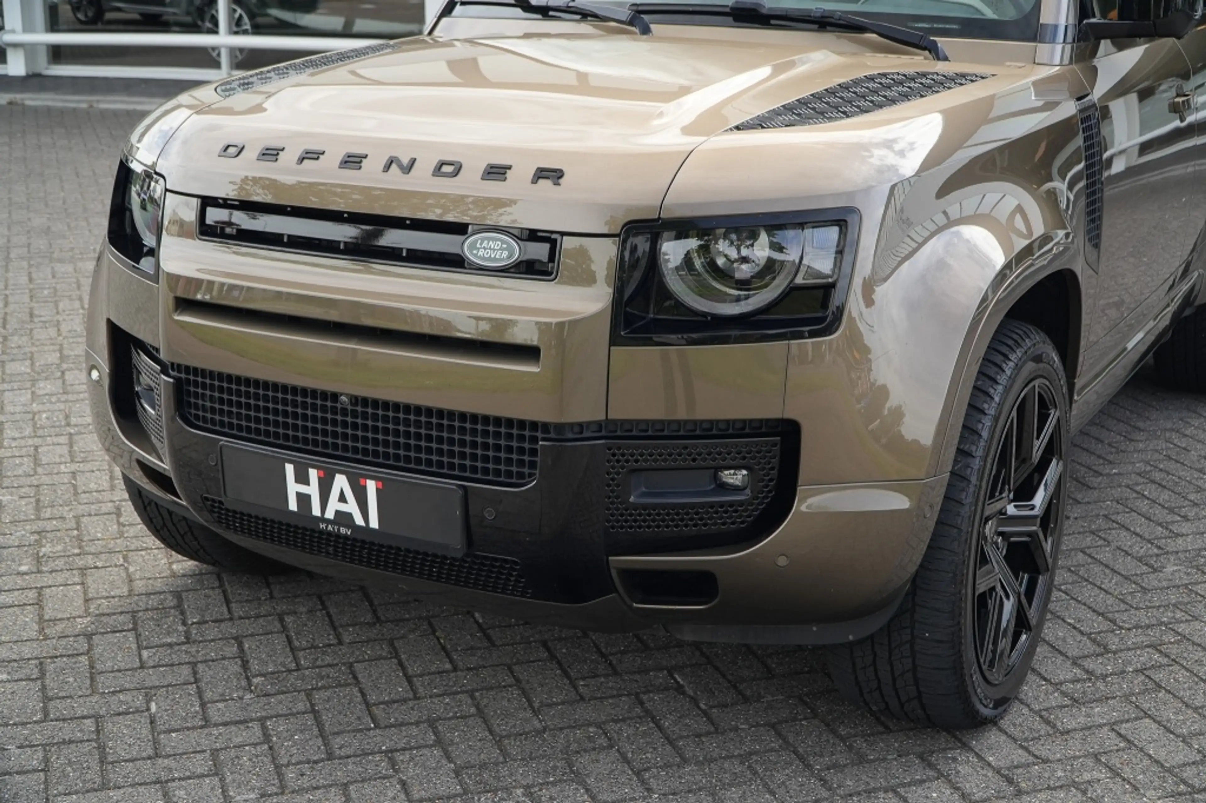 Land Rover Defender 110 2.0 P400e 110 XS Ed — photo 3