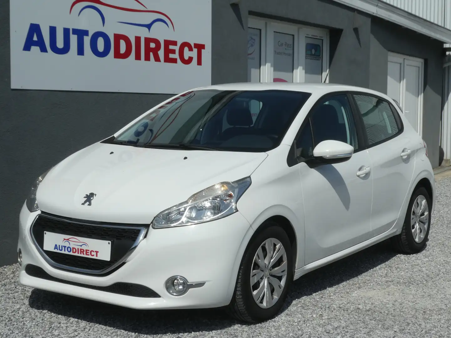 Peugeot 208 1.2 AUTOMAAT Allure Airco, Bluetooth, PDC 82000Km White - 1