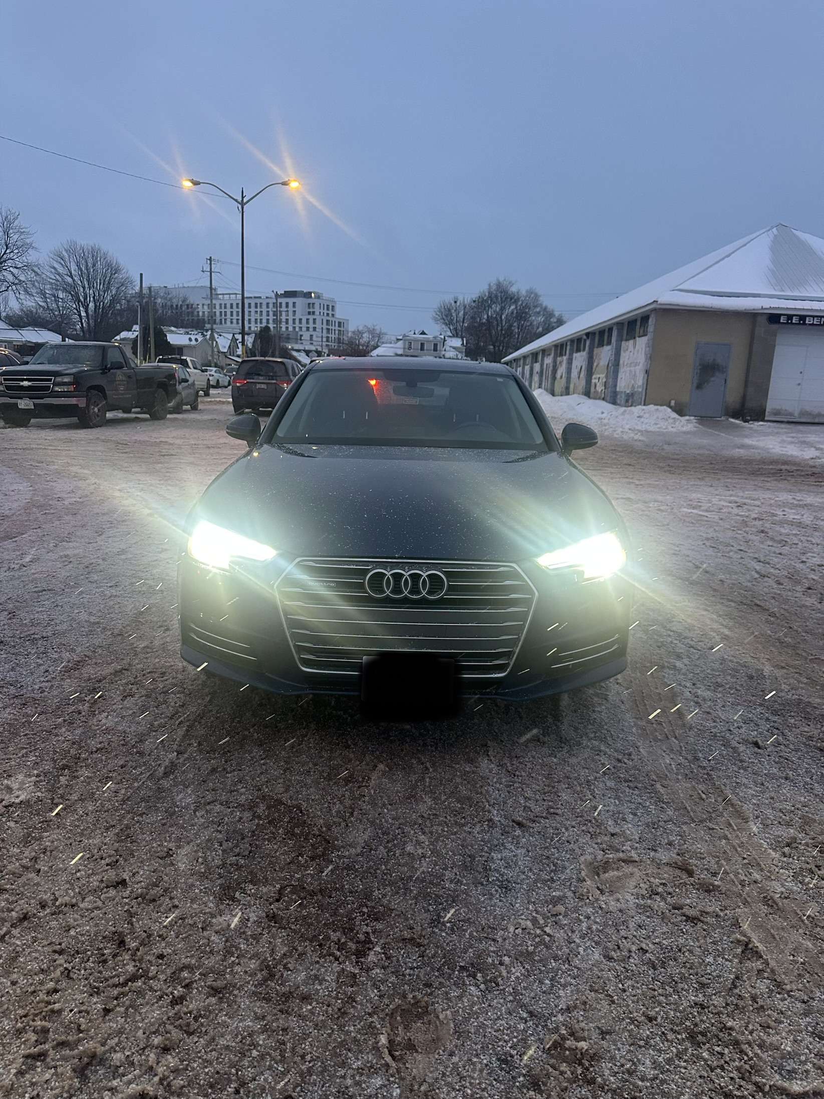 2017 Audi A4 4dr Sdn Auto Komfort quattro thumb 10