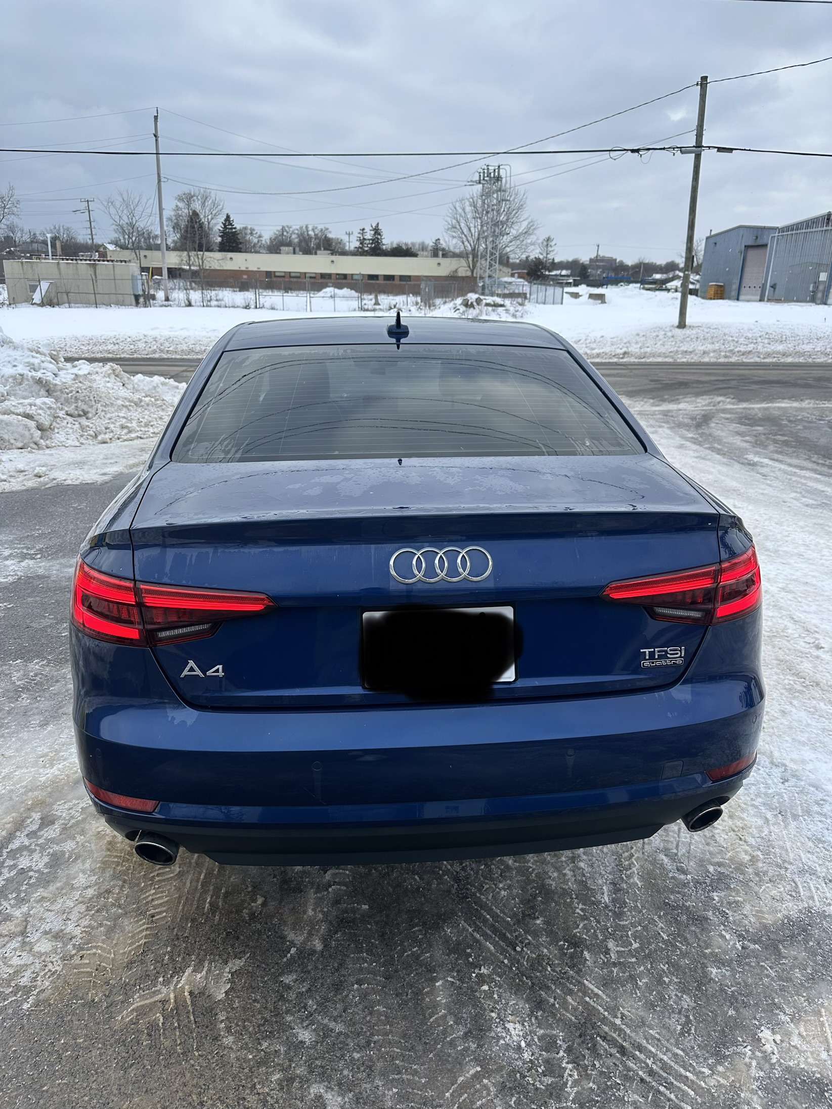 2017 Audi A4 4dr Sdn Auto Komfort quattro alt 3