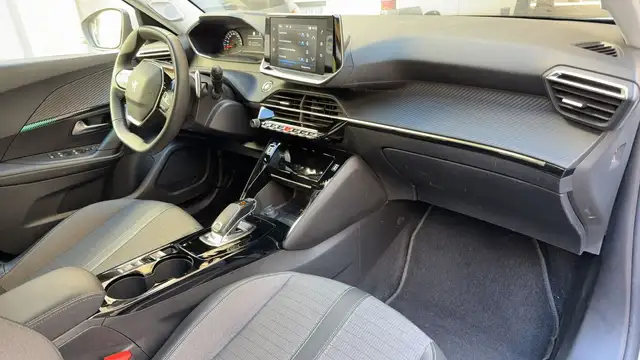 Peugeot 2008 view 10