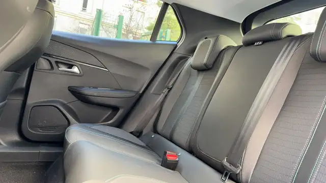 Peugeot 2008 view 9
