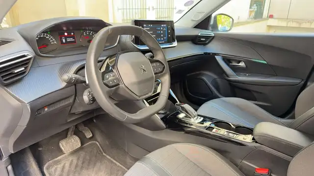 Peugeot 2008 view 8