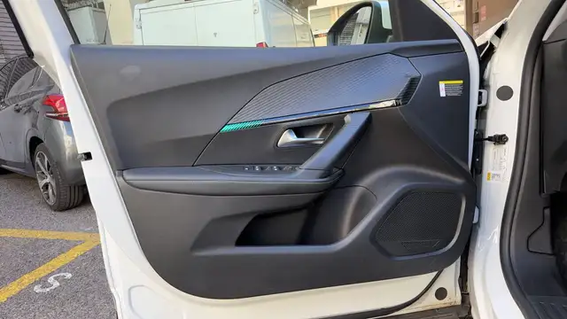 Peugeot 2008 view 7
