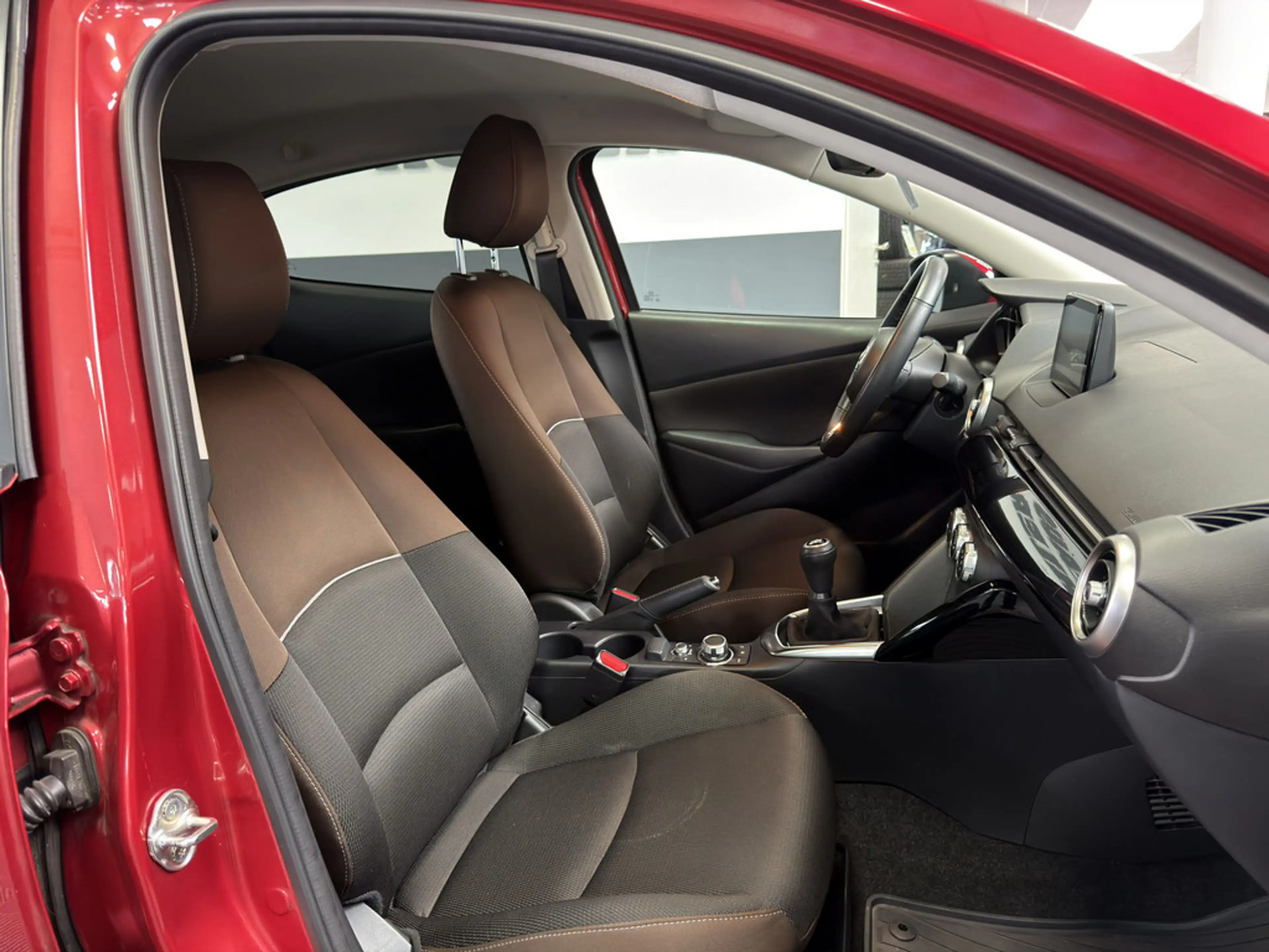Mazda 2 Lim. 1.5 Kizoku PDC SHZ KAMERA FACEL. LED — photo 14