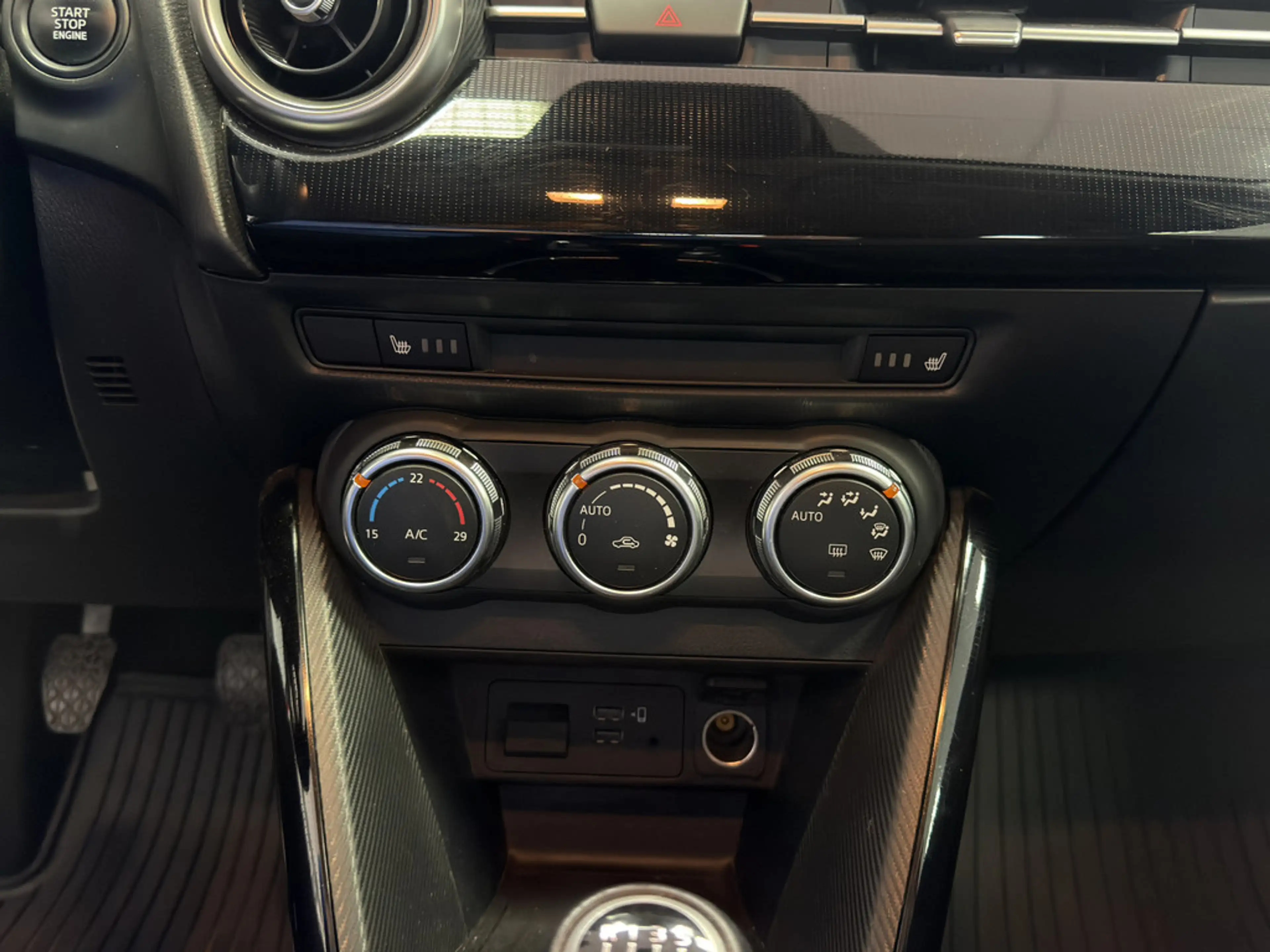 Mazda 2 Lim. 1.5 Kizoku PDC SHZ KAMERA FACEL. LED — photo 17
