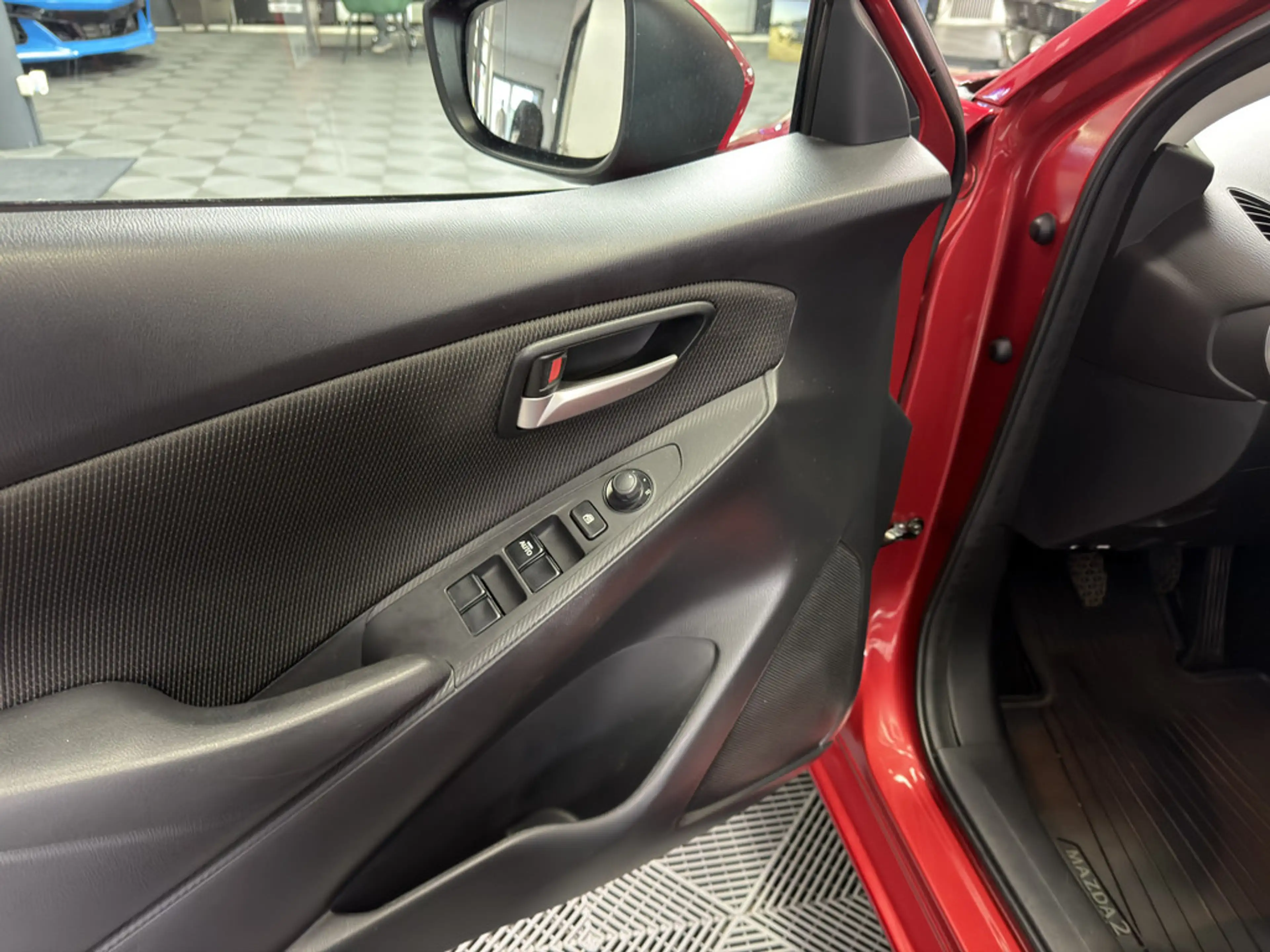 Mazda 2 Lim. 1.5 Kizoku PDC SHZ KAMERA FACEL. LED — photo 7
