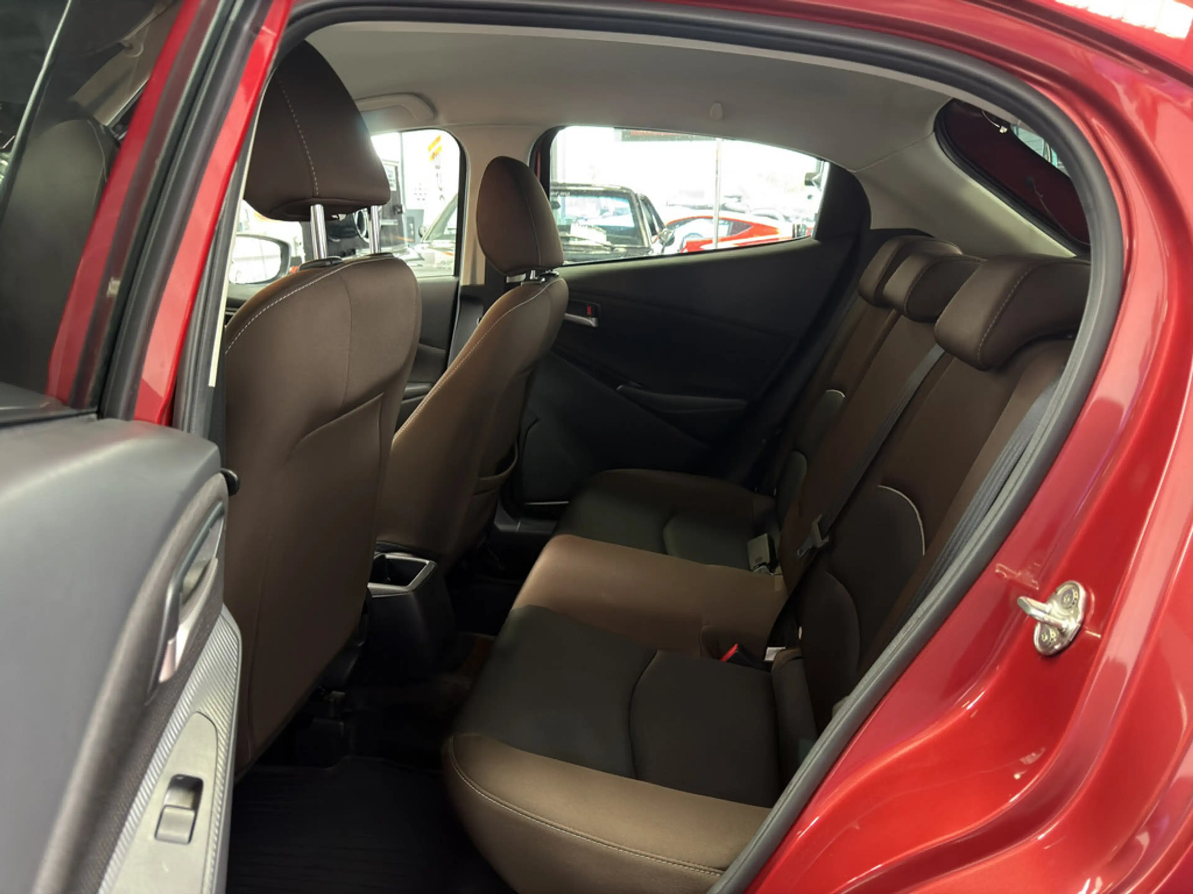 Mazda 2 Lim. 1.5 Kizoku PDC SHZ KAMERA FACEL. LED — photo 10