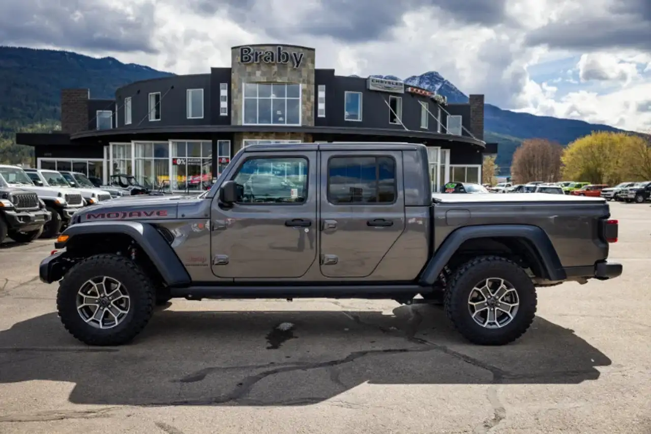 Jeep Gladiator снимка Jeep Gladiator